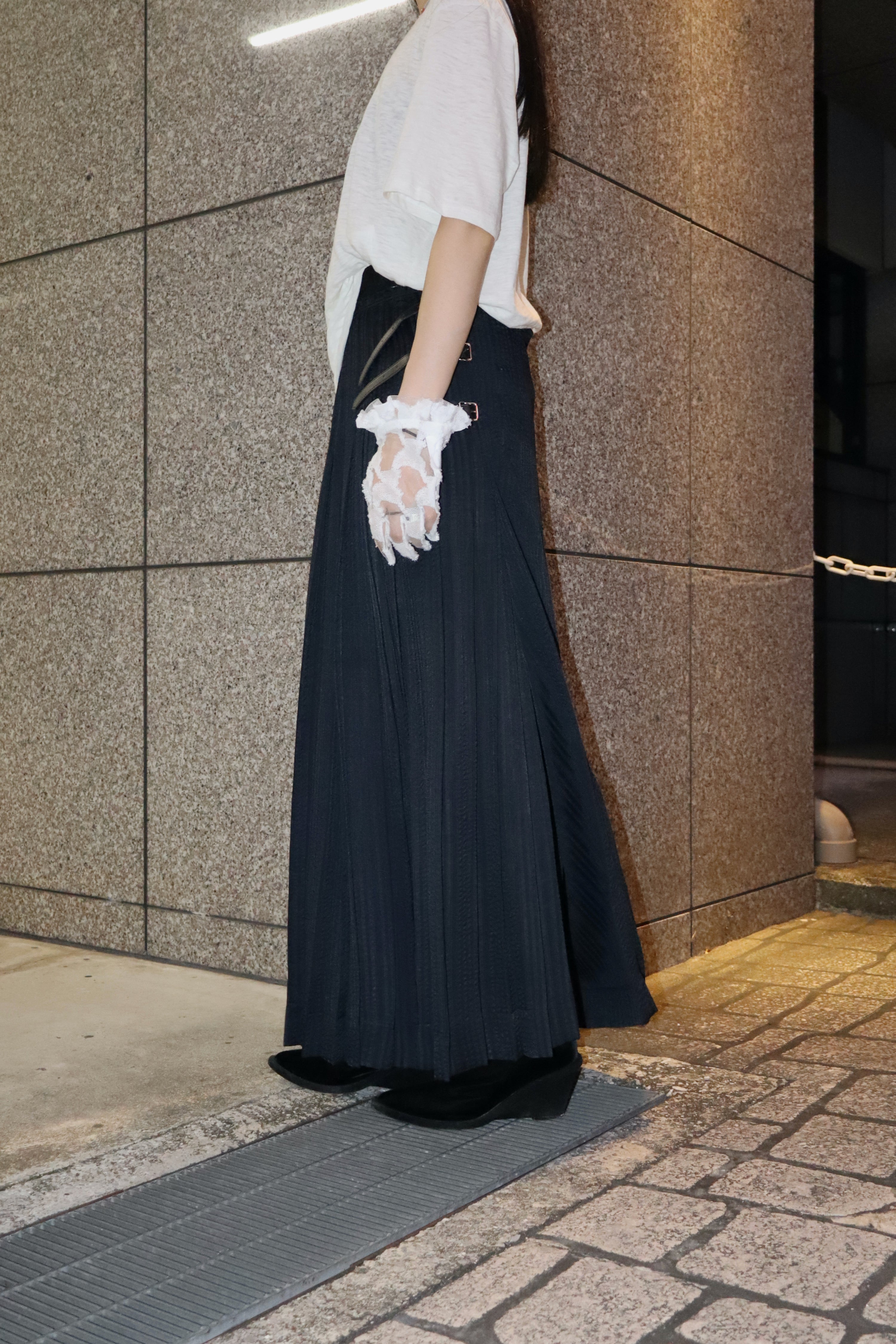 MASU(エムエーエスユー)のHICKORY PLEATS WRAPPED SKIRT BLACKの通販