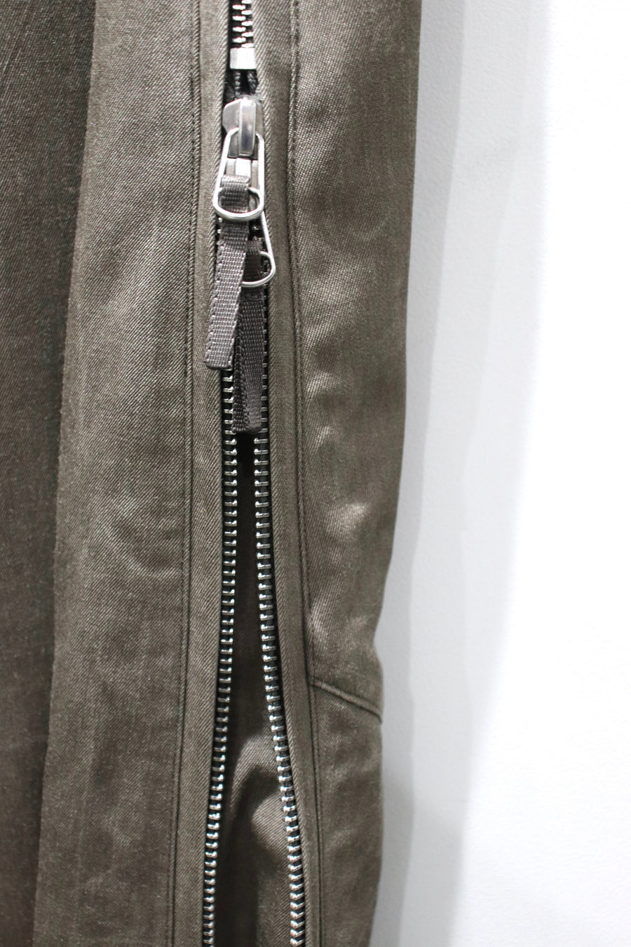 NULABEL  NATURAL DYED WOOL GABARDINE ZIP TRS