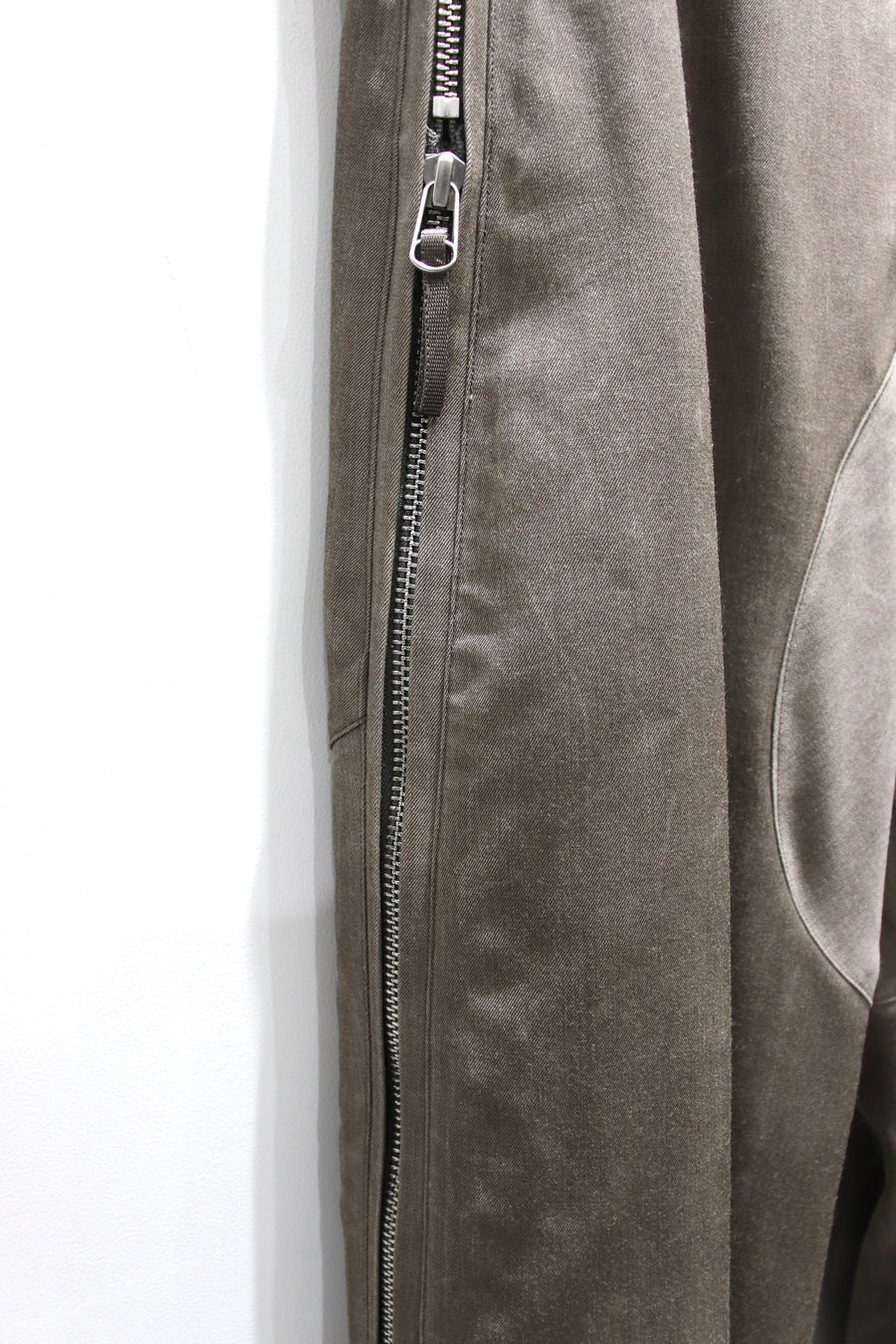 NULABEL  NATURAL DYED WOOL GABARDINE ZIP TRS