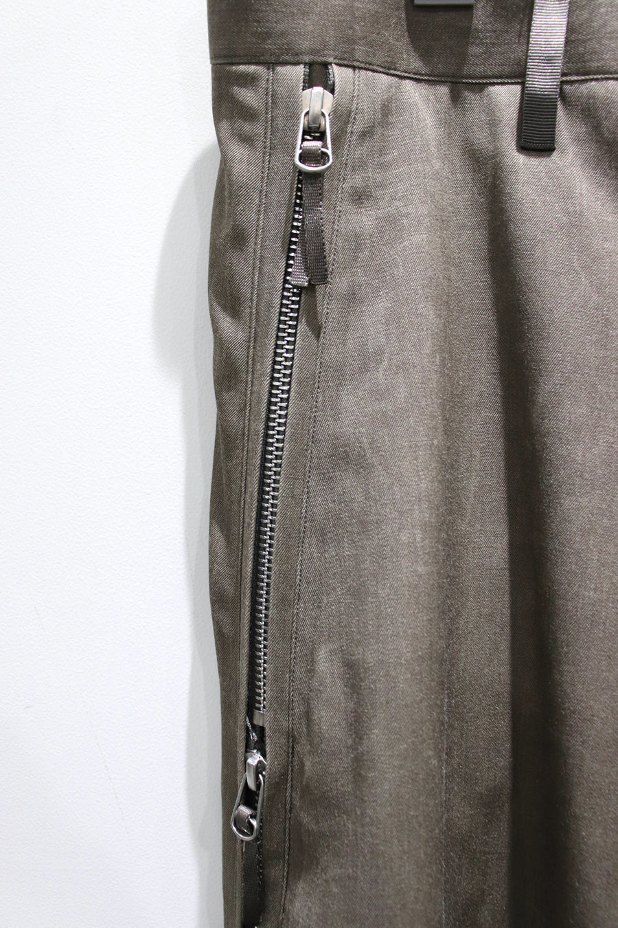 NULABEL  NATURAL DYED WOOL GABARDINE ZIP TRS