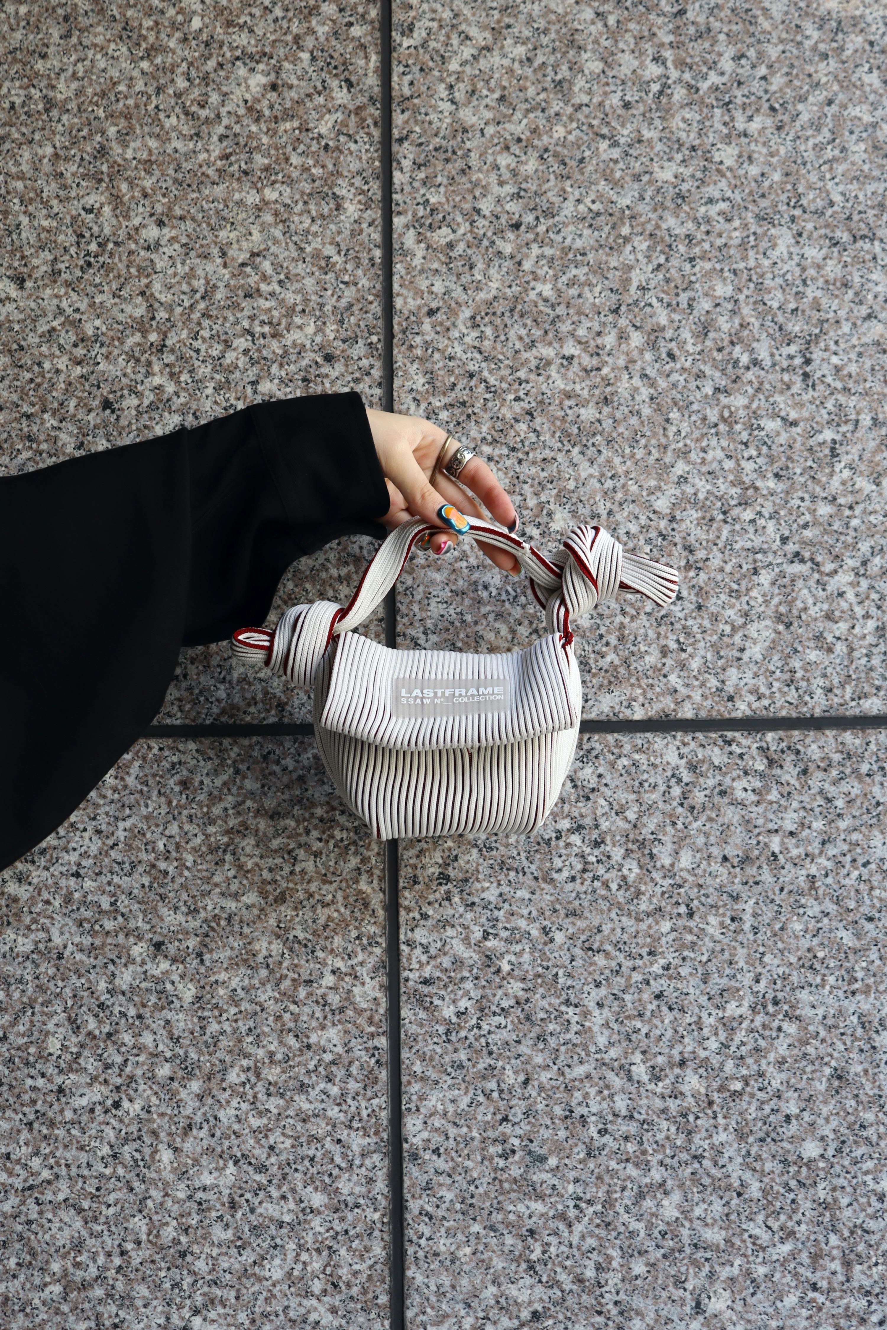 LASTFRAME TWO TONE TIE BAG MINI(IVORY- BORDEAUX)