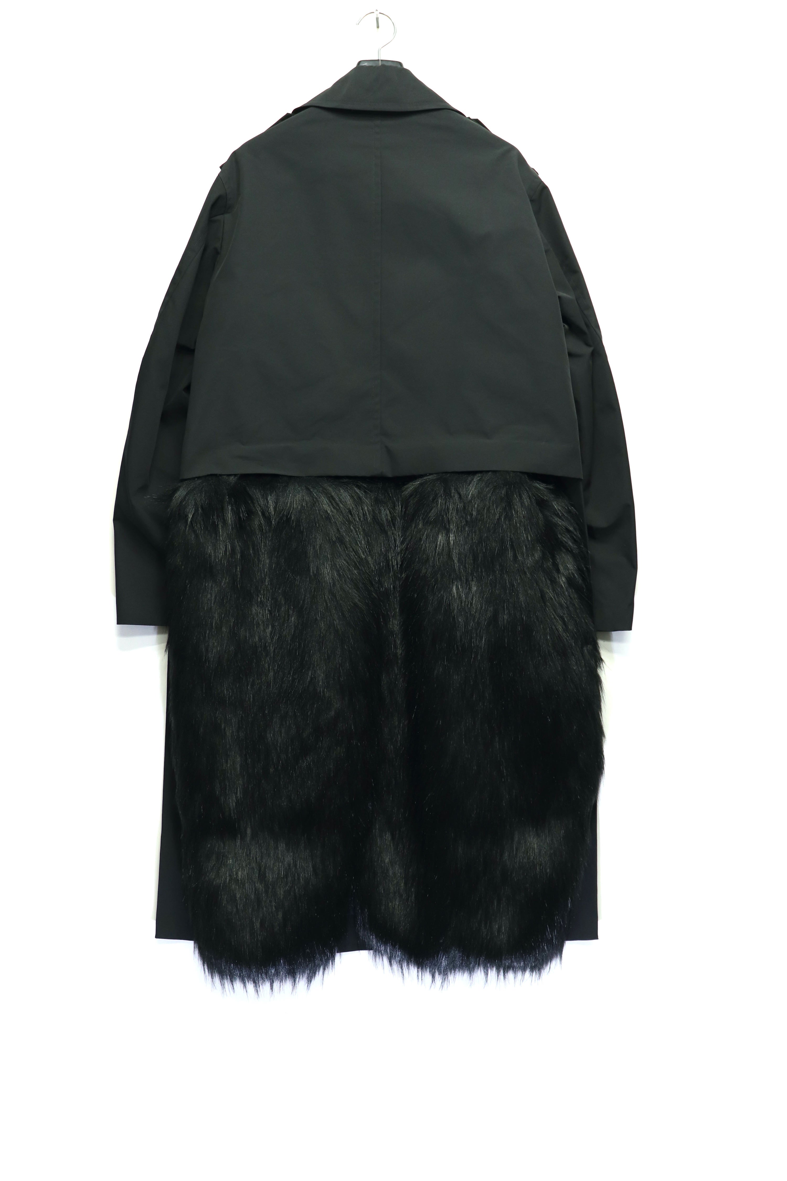 TOGA VIRILIS(トーガ ビリリース)のTrench coat with fur BLACKの通販