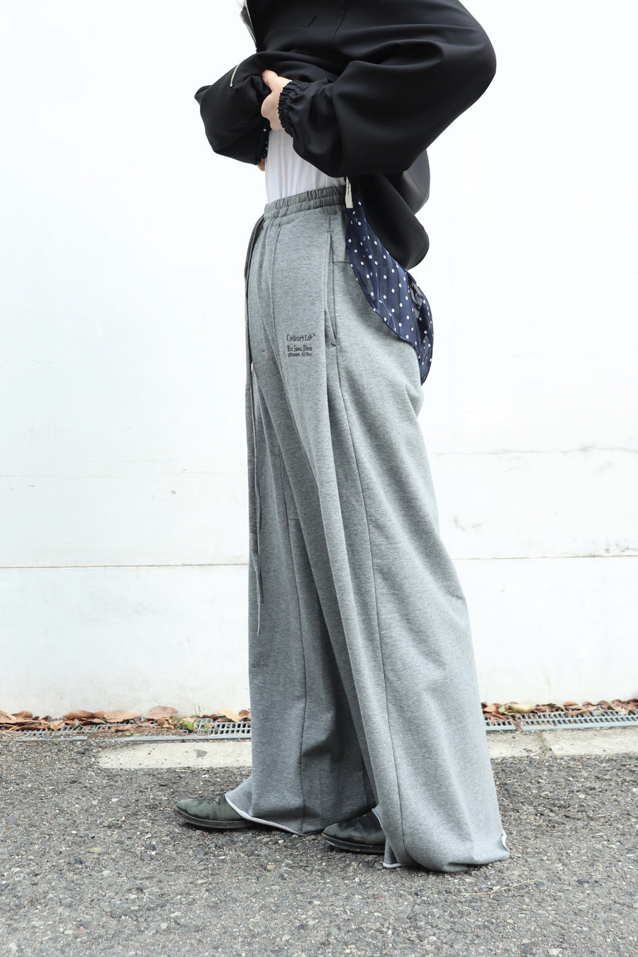 SHINYAKOZUKA(シンヤコヅカ)のORDINARY HOME PANTALON-5 CHARCOALの