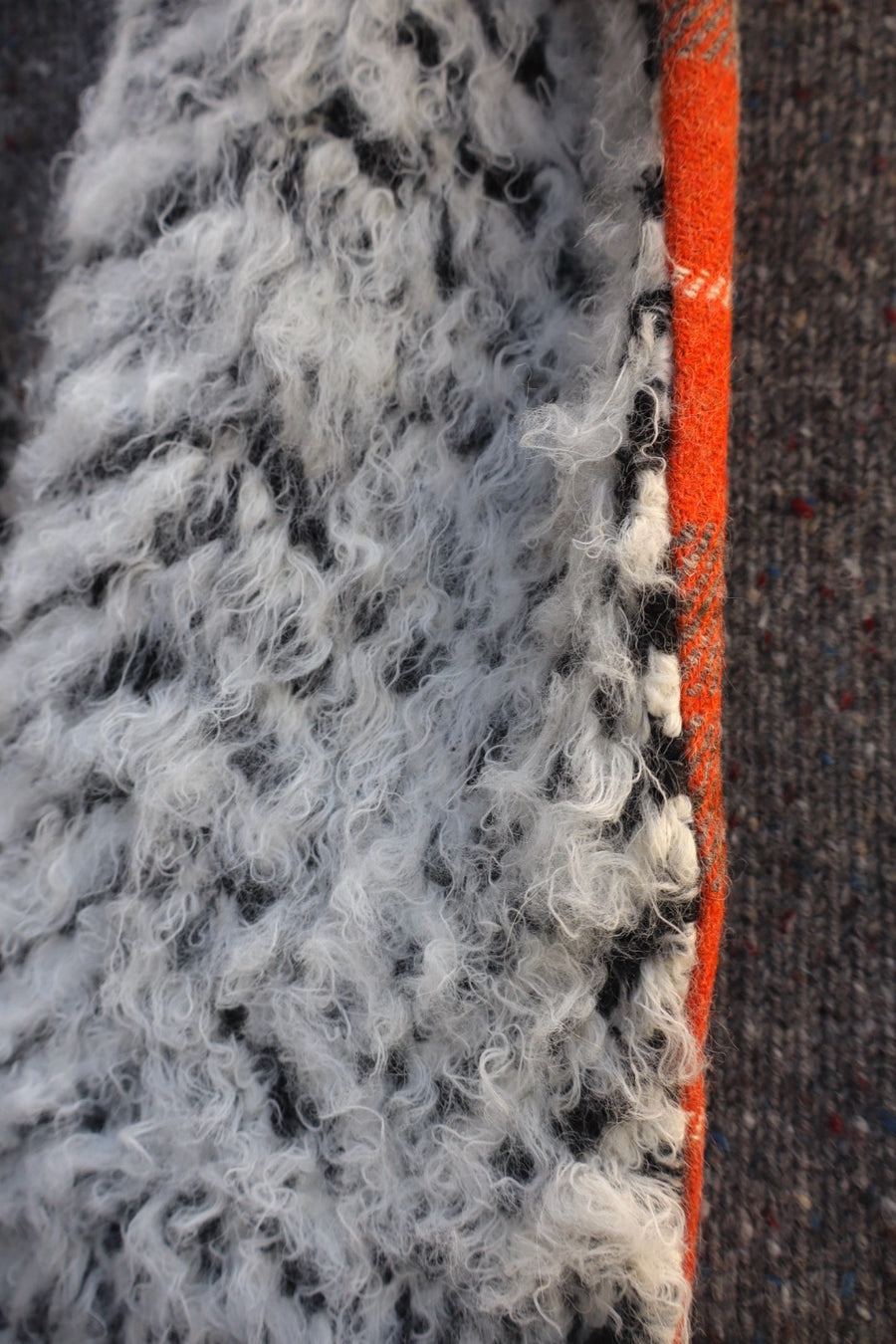 Oscar Ouyang  HARRIS TWEED ALPACA FUR KNIT SCARF HAT(RED)