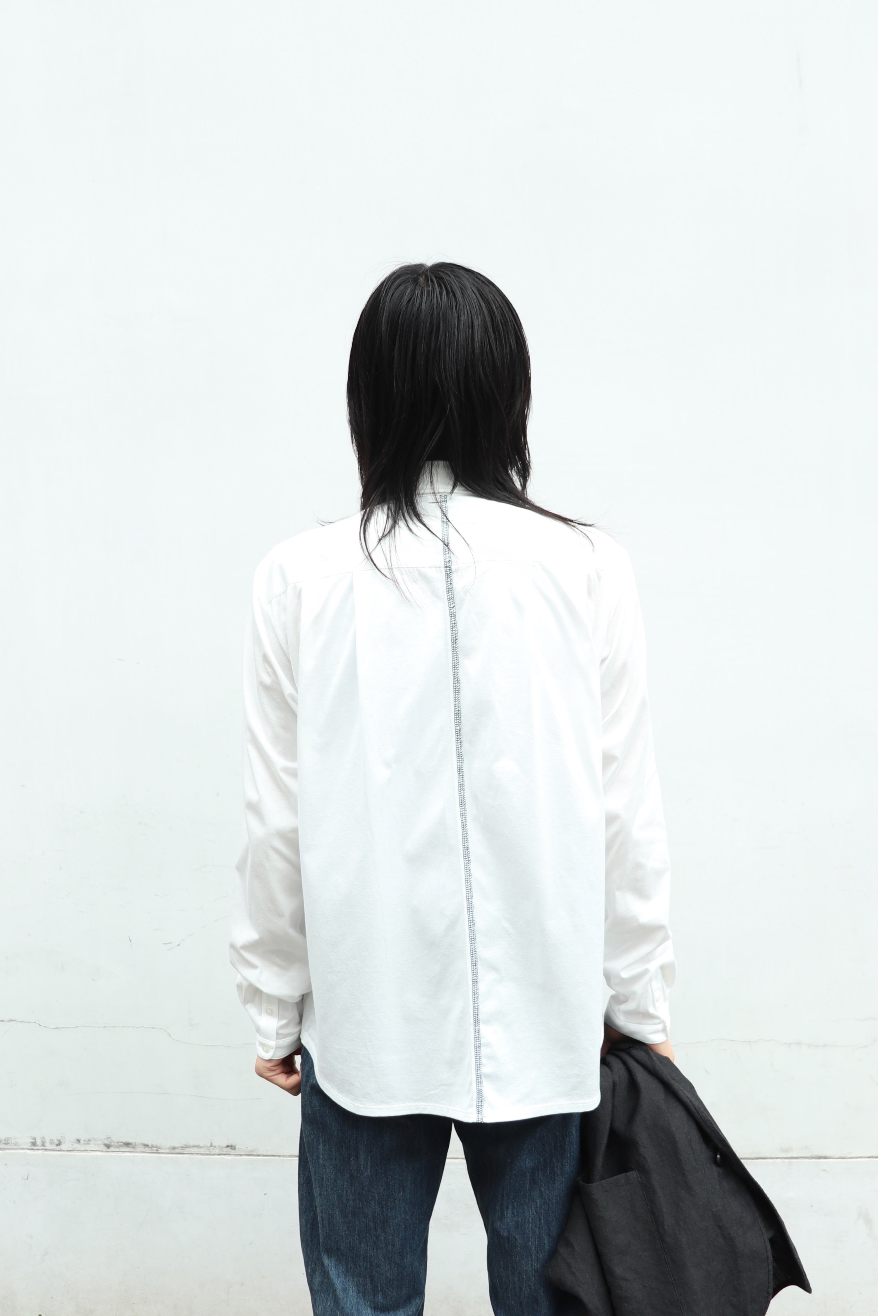 SHINYAKOZUKA(シンヤコヅカ)のHENRY CUFFS SHIRT WITH PRINTING WHITE