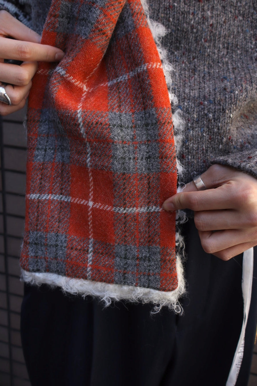 Oscar Ouyang  HARRIS TWEED ALPACA FUR KNIT SCARF HAT(RED)