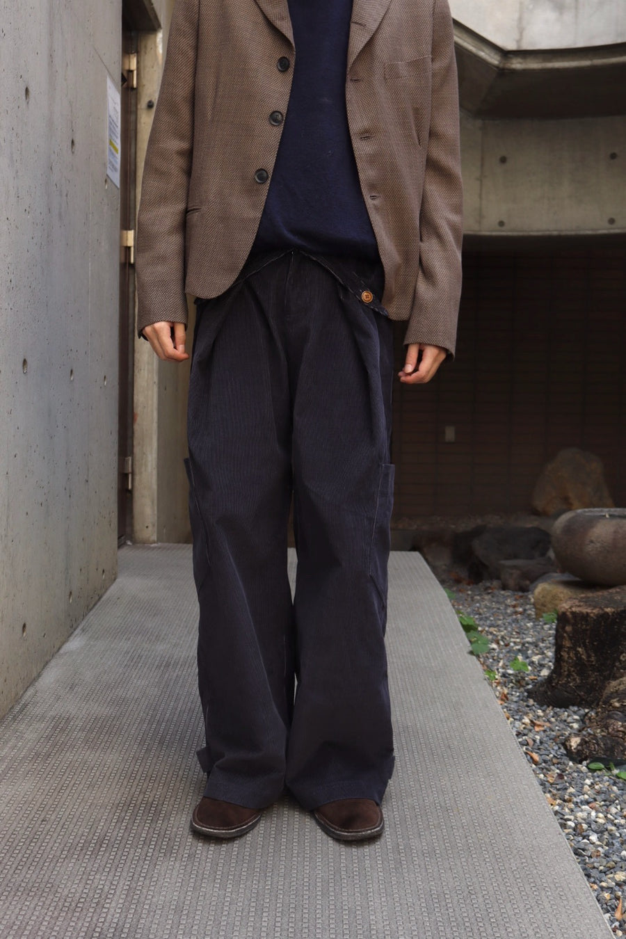 Oscar Ouyang  CROSS SWORDS CORDUROY TROUSERS(NAVY)
