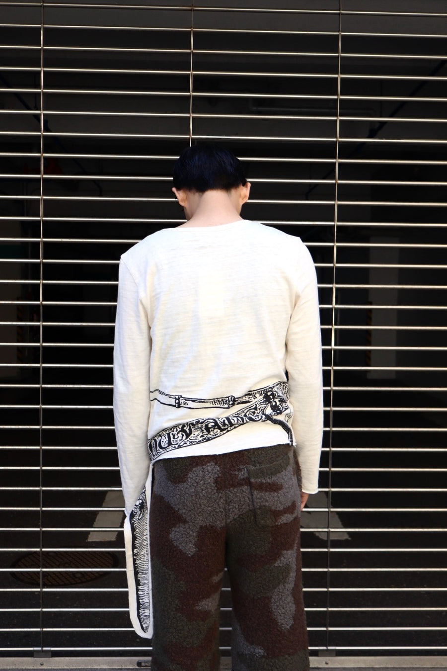 Oscar Ouyang  SWORD PRINT HENLEY SHIRT(WHITE)