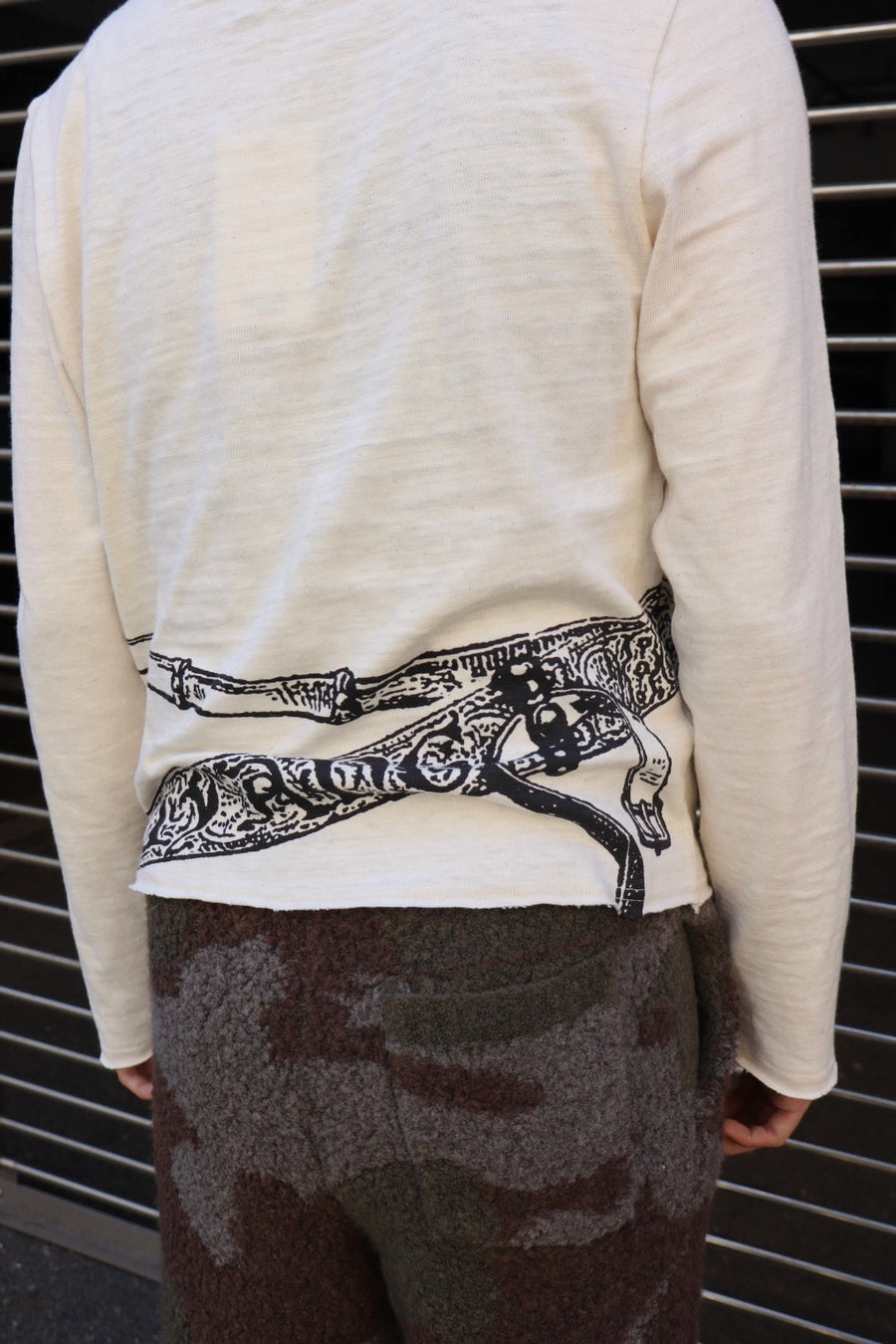 Oscar Ouyang  SWORD PRINT HENLEY SHIRT(WHITE)