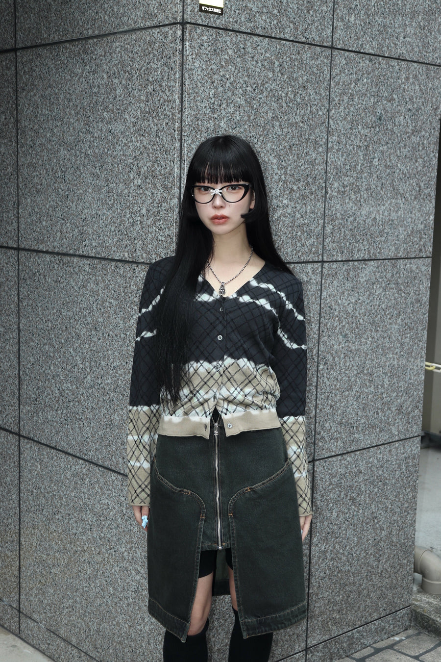 PERVERZE(パーバーズ)のDip-dye Check Knit Cardigan Blackの通販