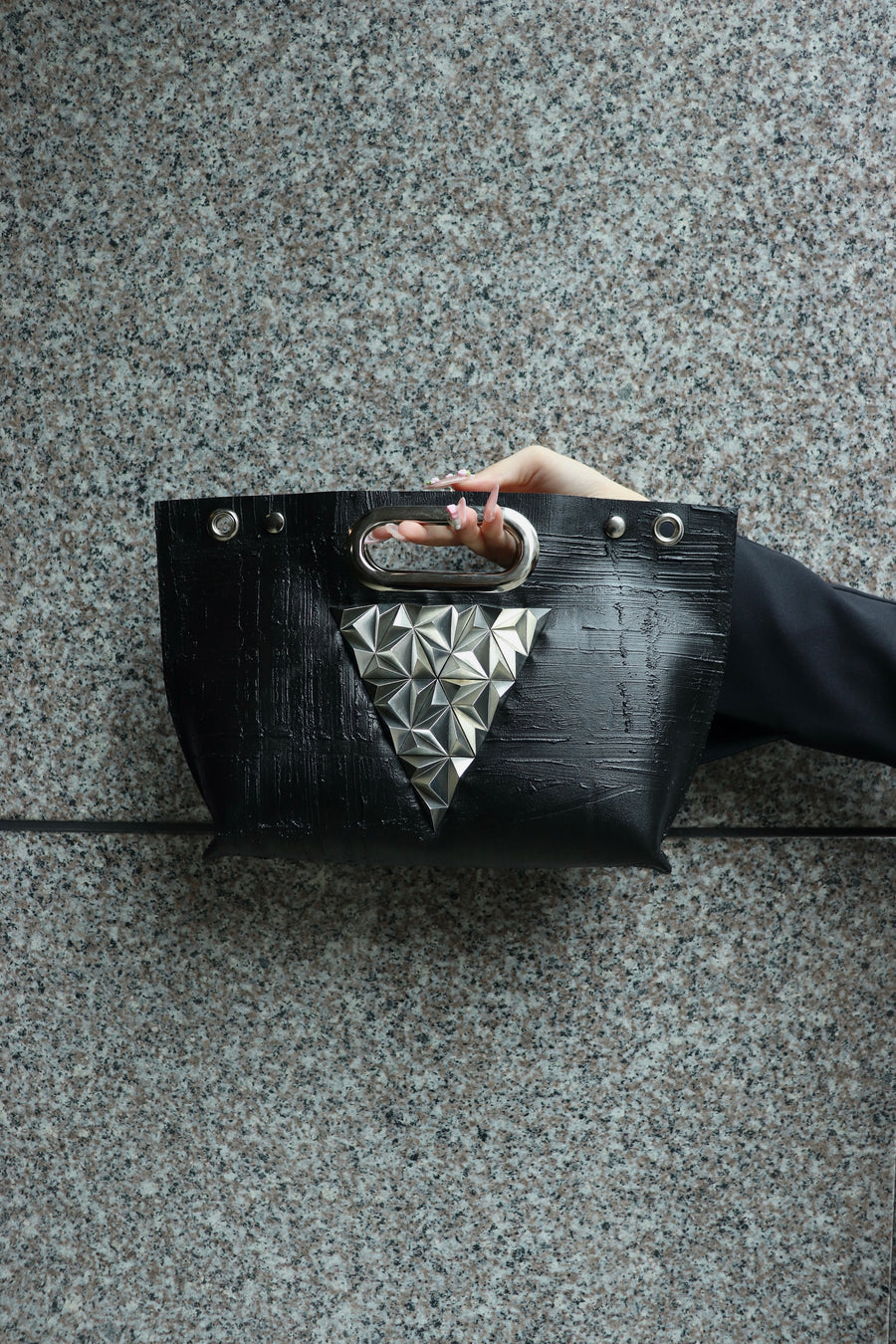 KAGARI YUSUKE  黒壁 クラッチショルダー (スタッズ) ※受注品