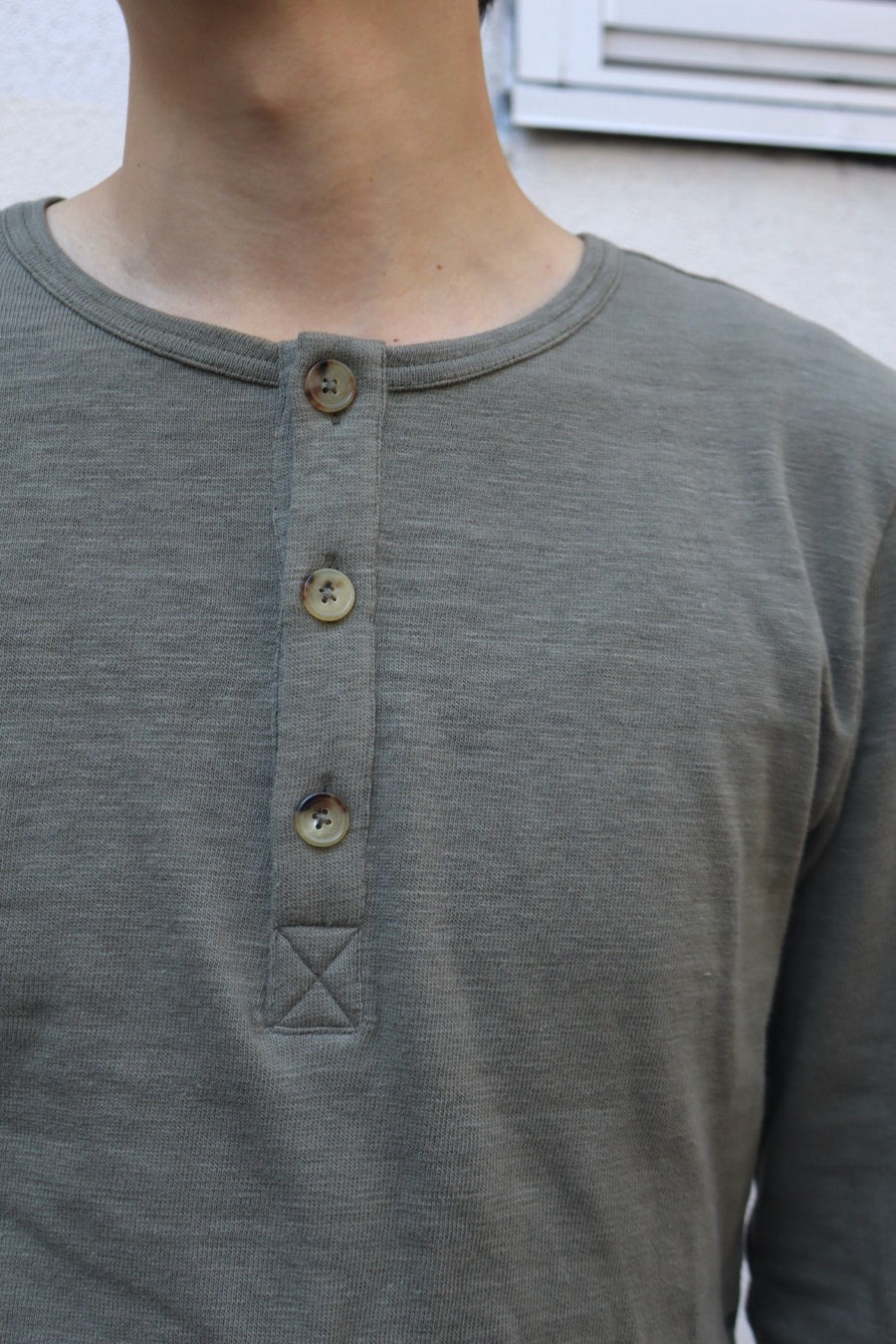 Oscar Ouyang  SWORD PRINT HENLEY SHIRT(KHAKI)