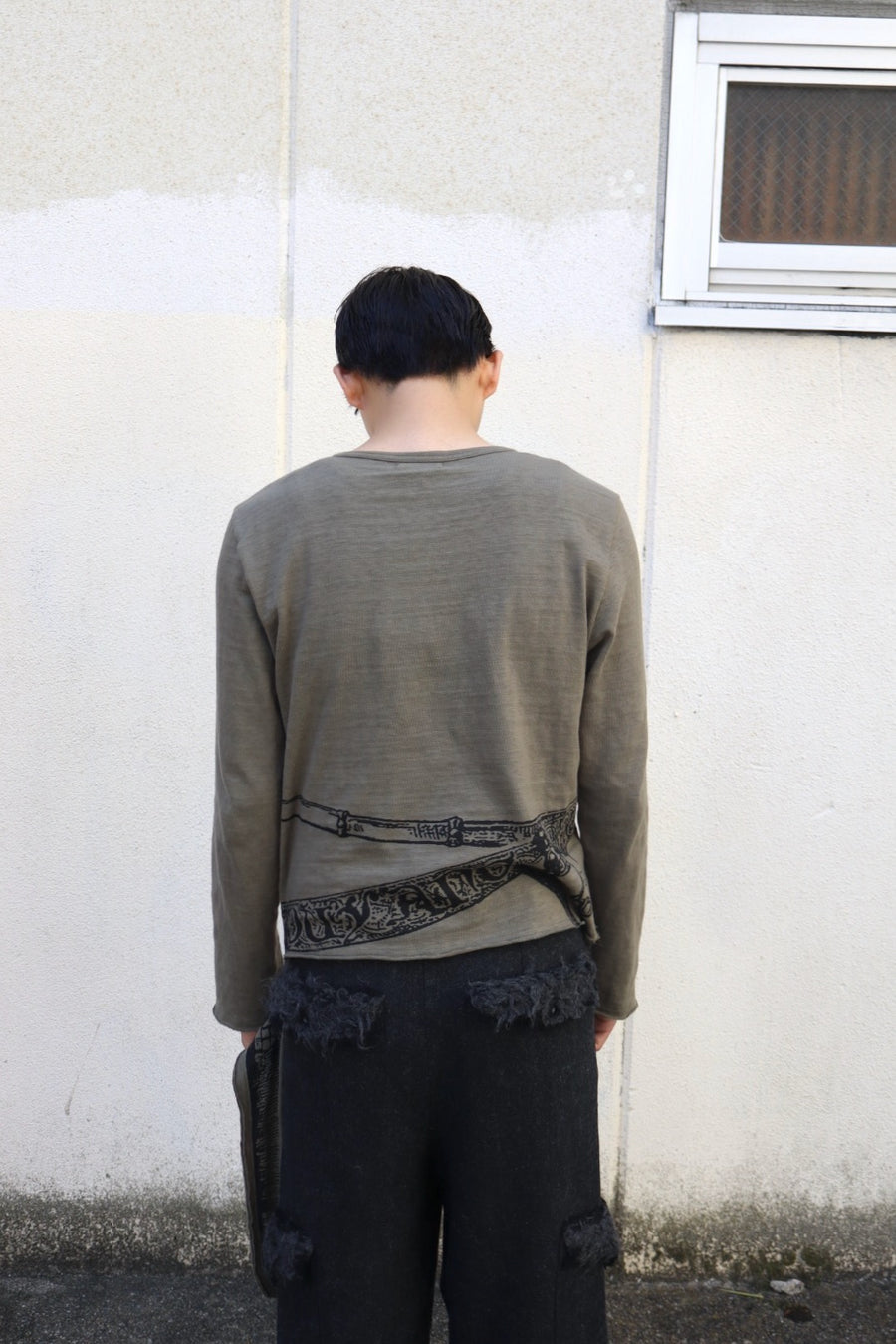 Oscar Ouyang  SWORD PRINT HENLEY SHIRT(KHAKI)