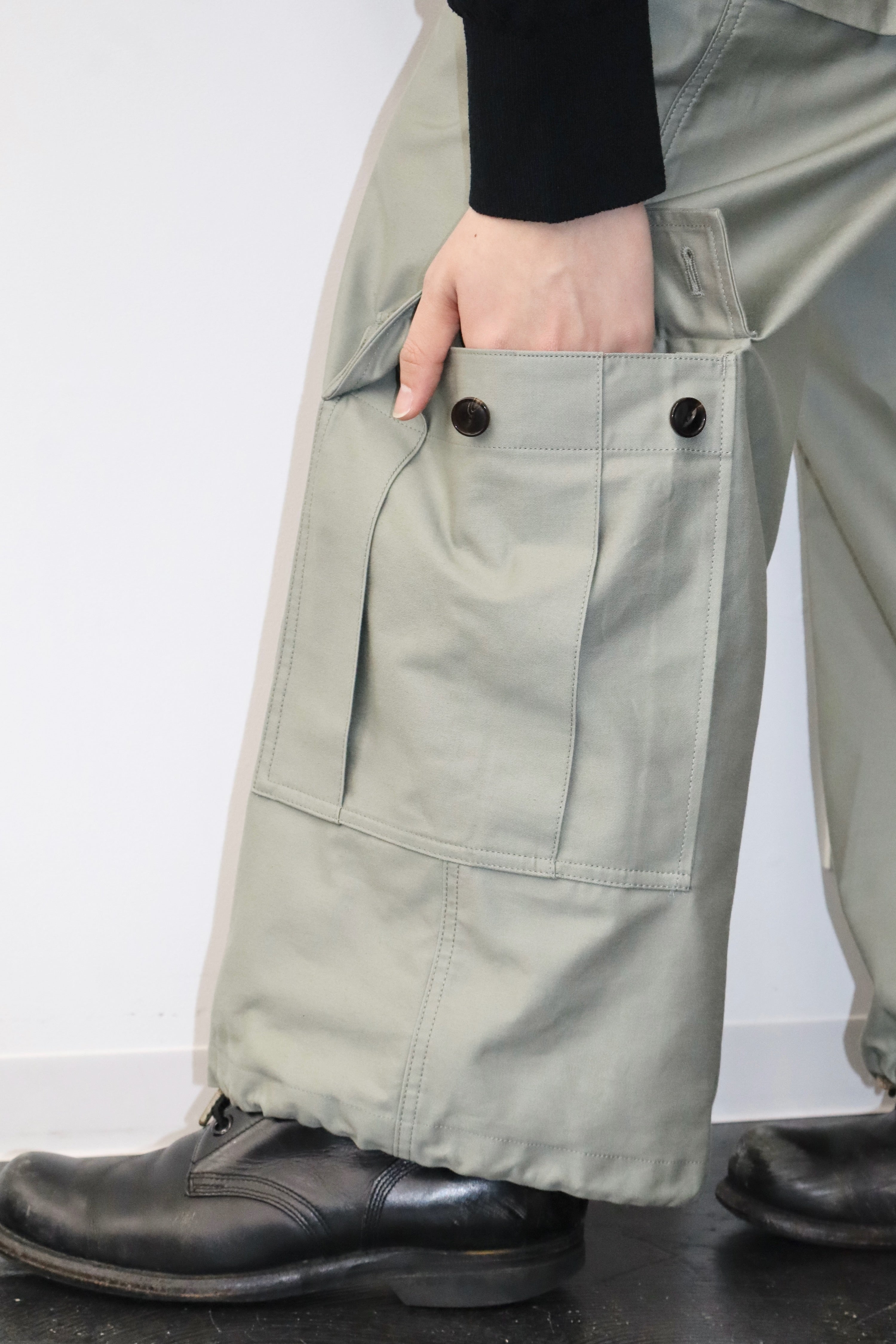 SUGARHILL(シュガーヒル)のZIP CARGO TROUSERS KHAKIの通販｜PALETTE