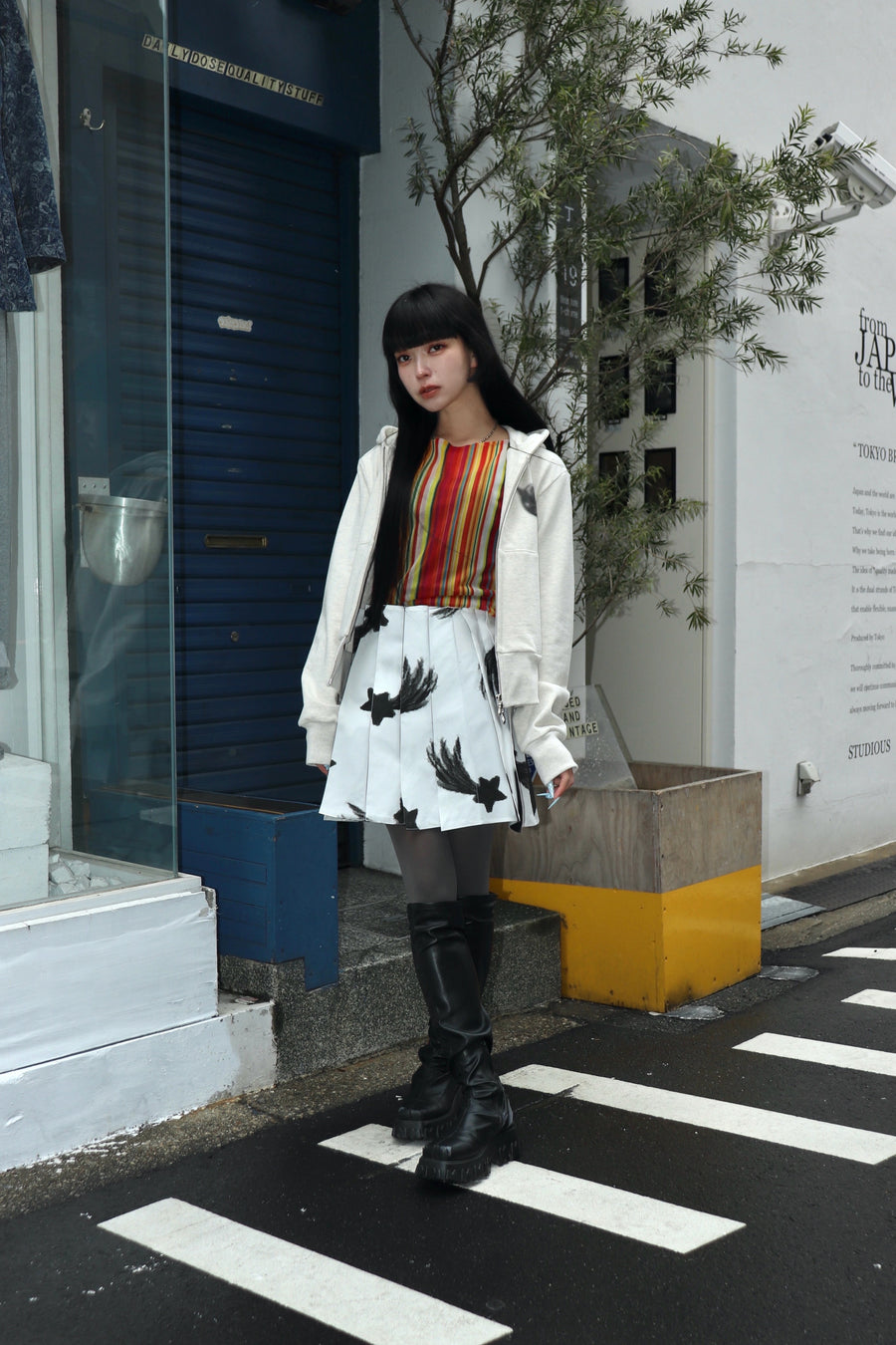 LEEANN HUANG(リーアン ホアン)のSHOOTING STAR FLIP PLEAT MINI SKIRT