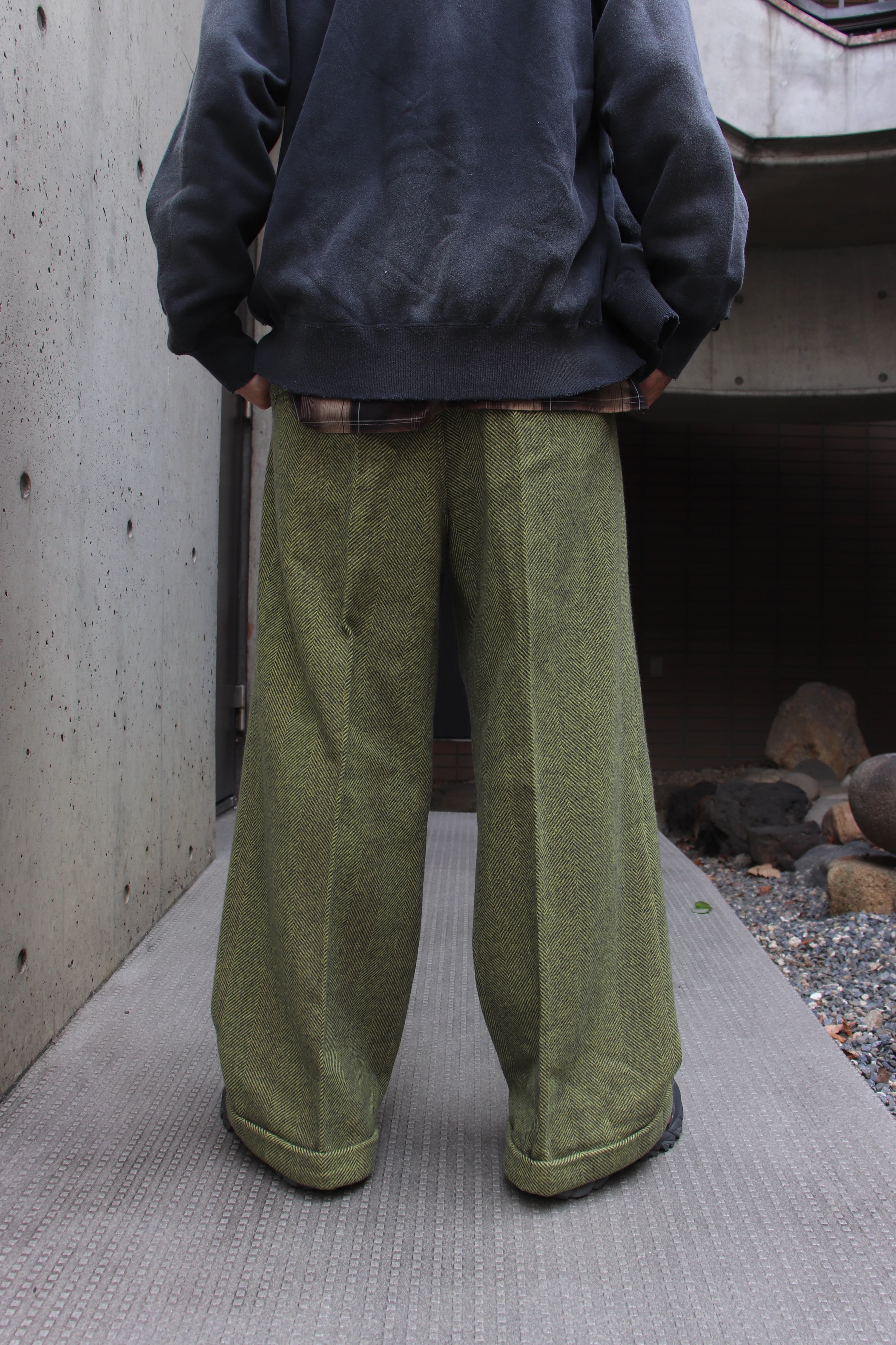 BED J.W. FORD(ベッドフォード)のHerring Bone Wool Wide Pantsの通販｜PALETTE art  aliveのオンラインショップ – PALETTE art alive ONLINE STORE