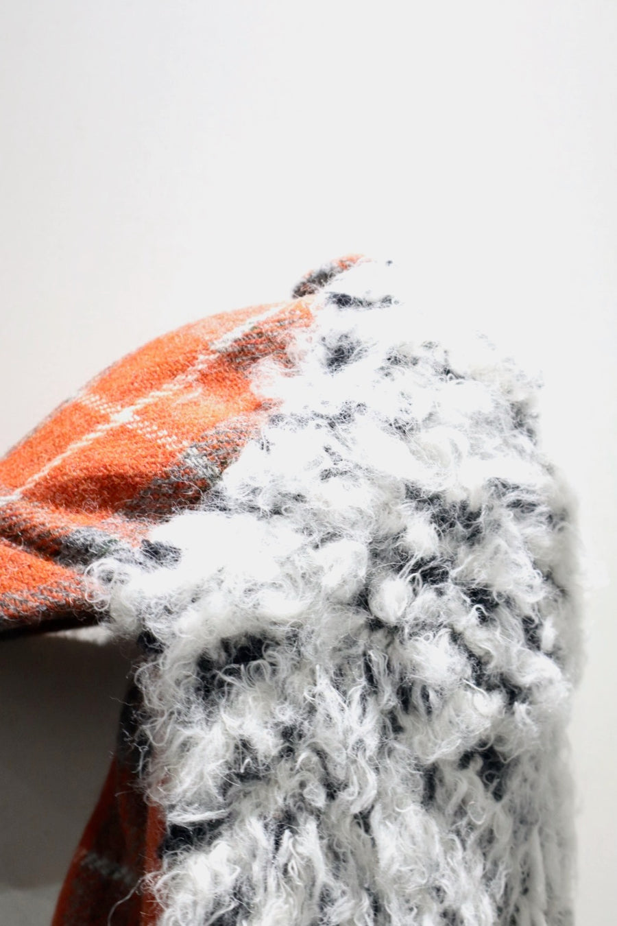 Oscar Ouyang  HARRIS TWEED ALPACA FUR KNIT SCARF HAT(RED)