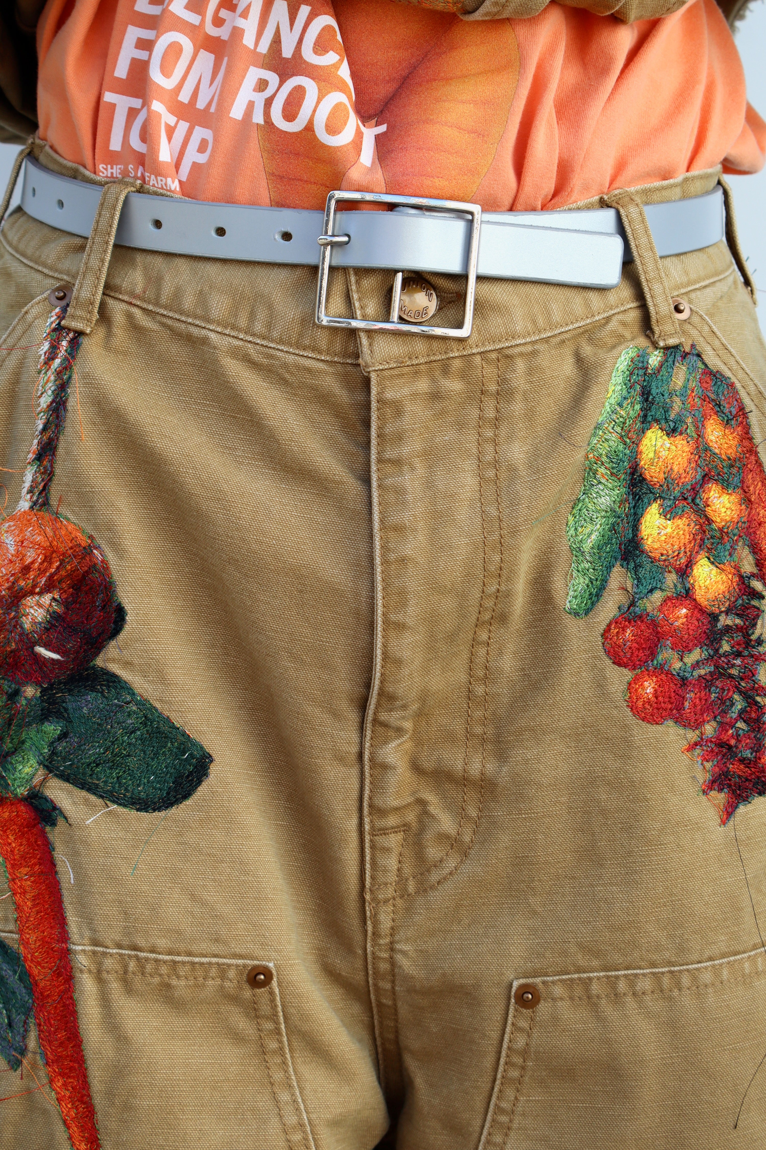 doublet(ダブレット)のVEGETABLE EMBROIDERY CUT-OFF PANTS BEIGEの