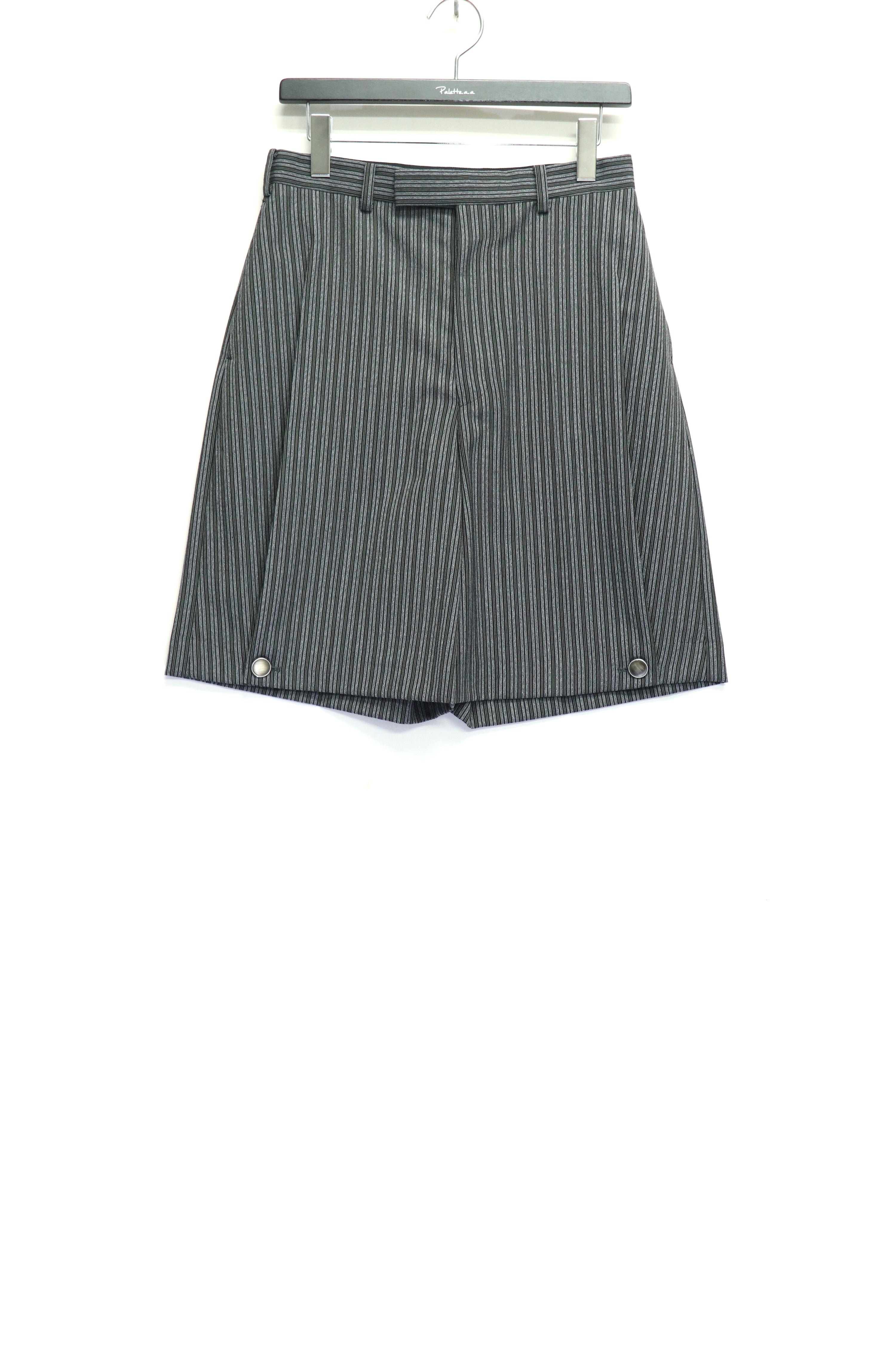 LITTLEBIG(リトルビッグ)のStripe Short Trousers Blackの通販