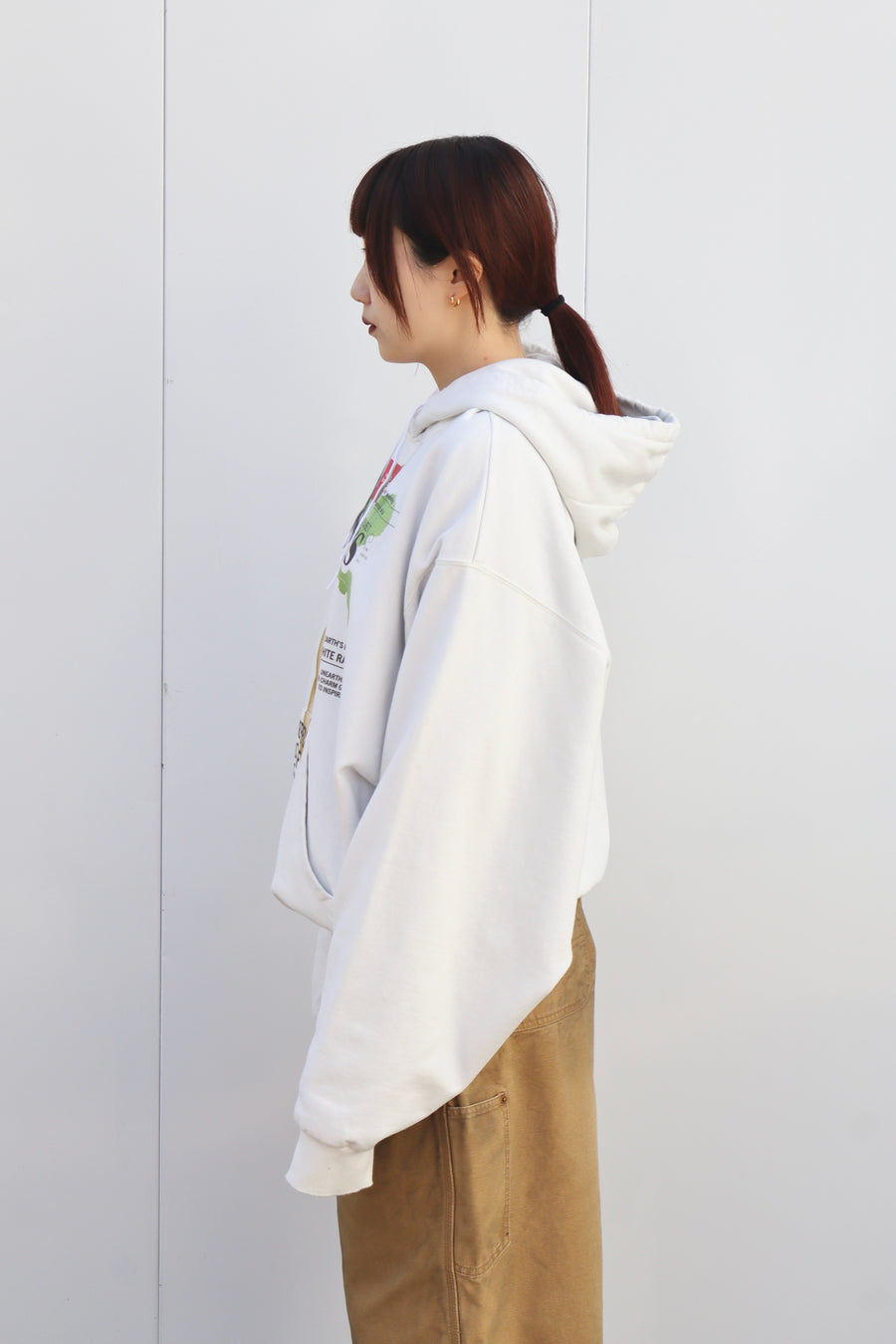 doublet(ダブレット)のFARMES MAGAZINE COVER HOODIE WHITEの通販