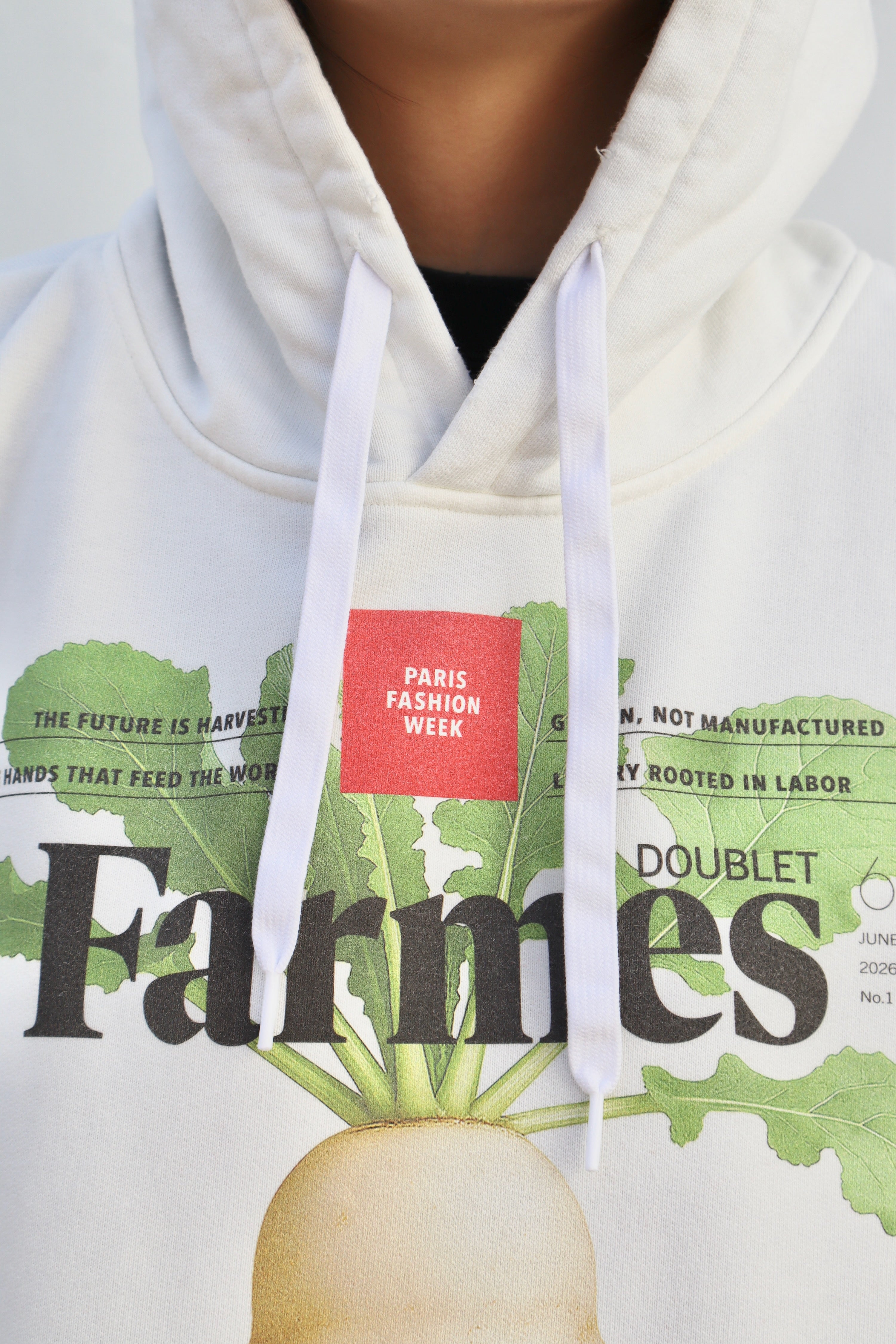 doublet(ダブレット)のFARMES MAGAZINE COVER HOODIE WHITEの通販