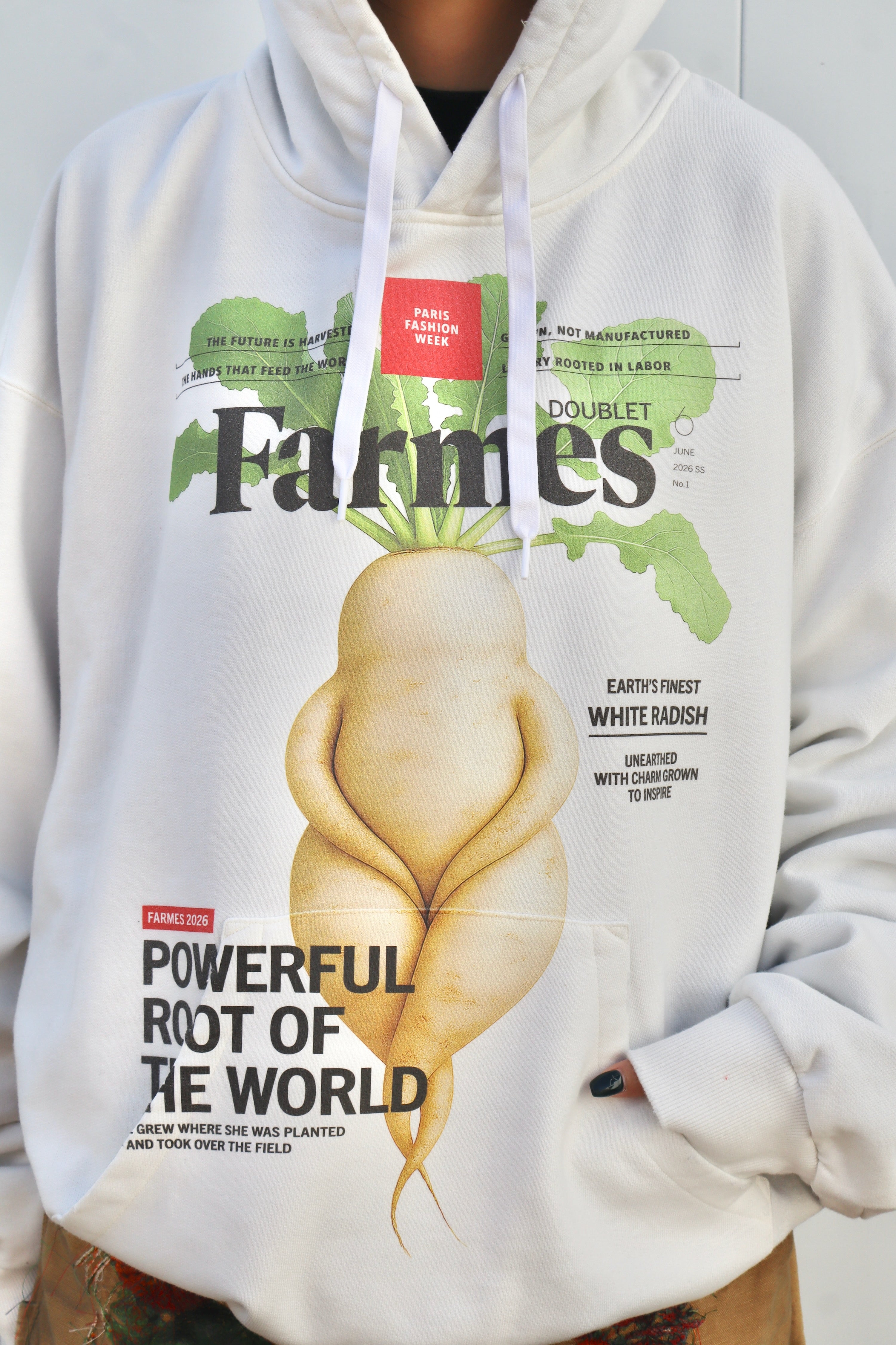 doublet(ダブレット)のFARMES MAGAZINE COVER HOODIE WHITEの通販