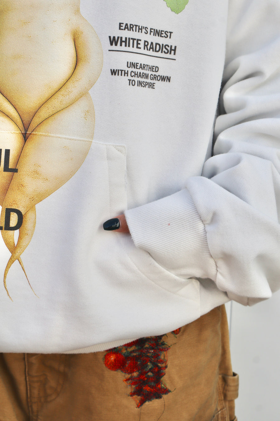 doublet(ダブレット)のFARMES MAGAZINE COVER HOODIE WHITEの通販