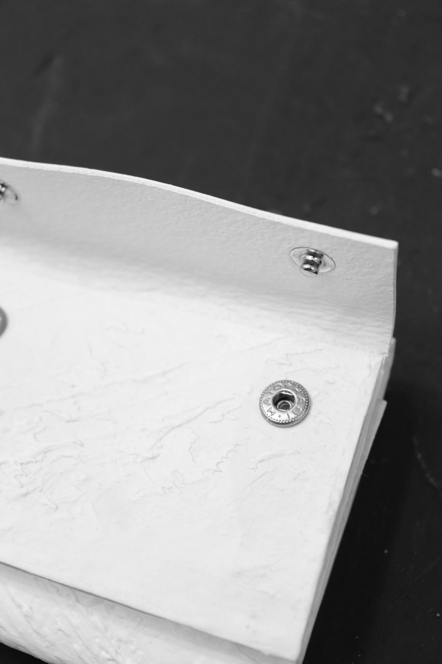 KAGARI YUSUKE  白壁 三つ折り豆財布(mw-11)