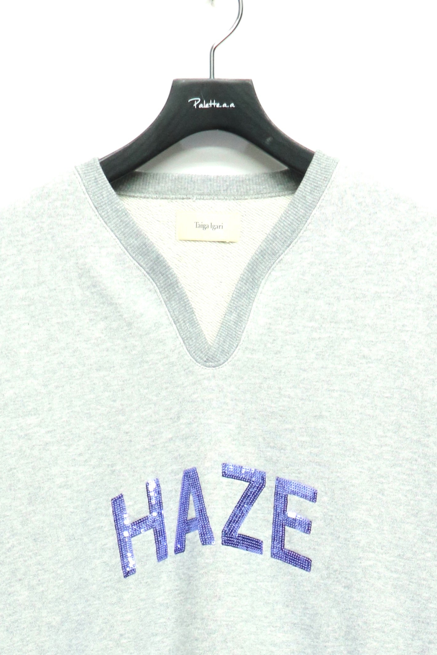 Taiga Igari(タイガ イガリ)のHAZE SQ Embroidery Sweat GRAYの通販