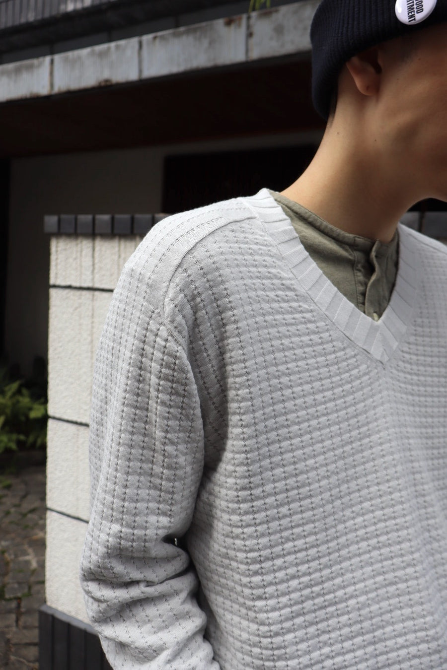 RIKU UMEHARA  WAFFLE V NECK KNIT PULLOVER(GRAY)