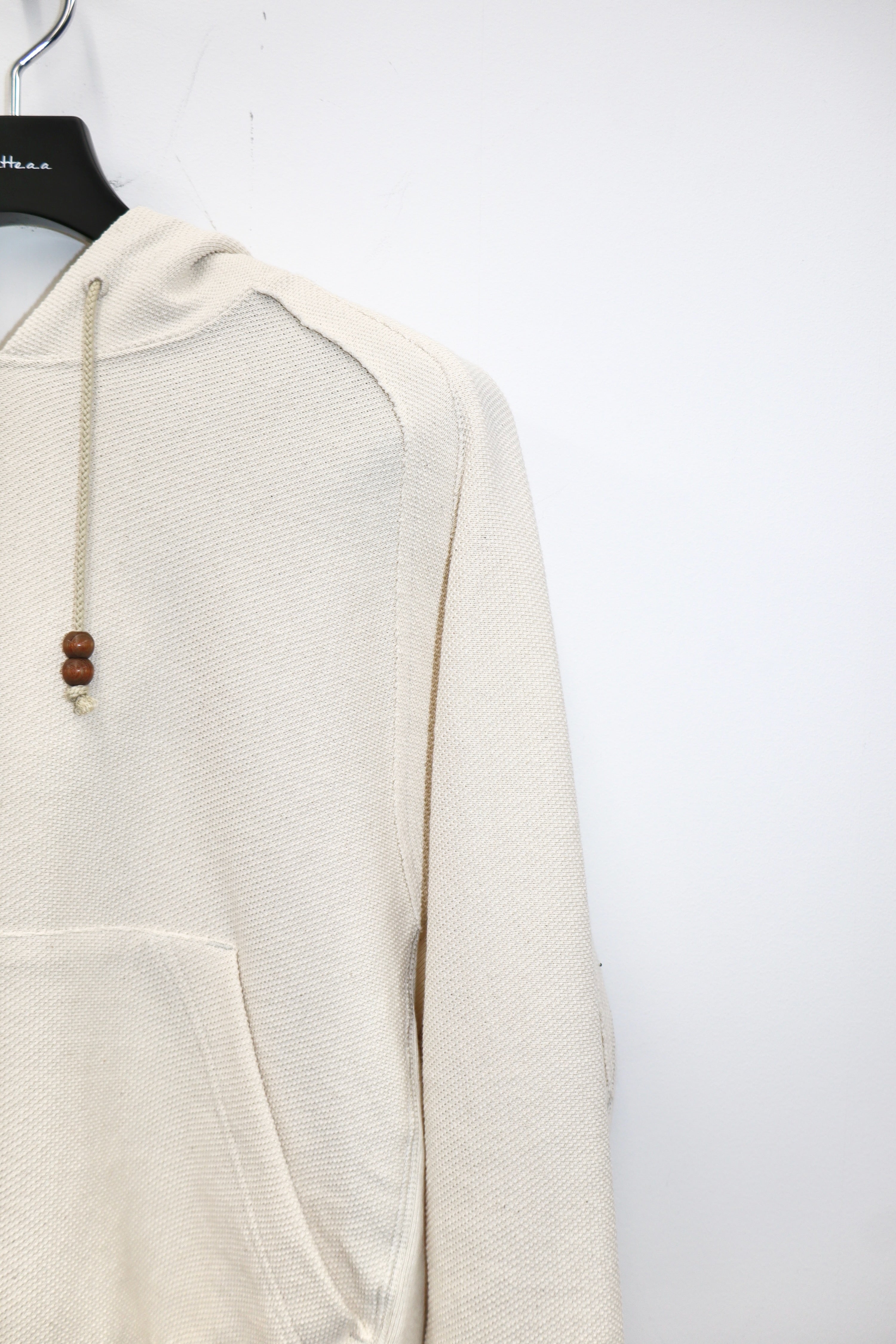 JIAN YE(ジェンイェ)のORBIT MASK HOOD ECRU(フーディー)の通販｜PALETTE art aliveのオンライン ...