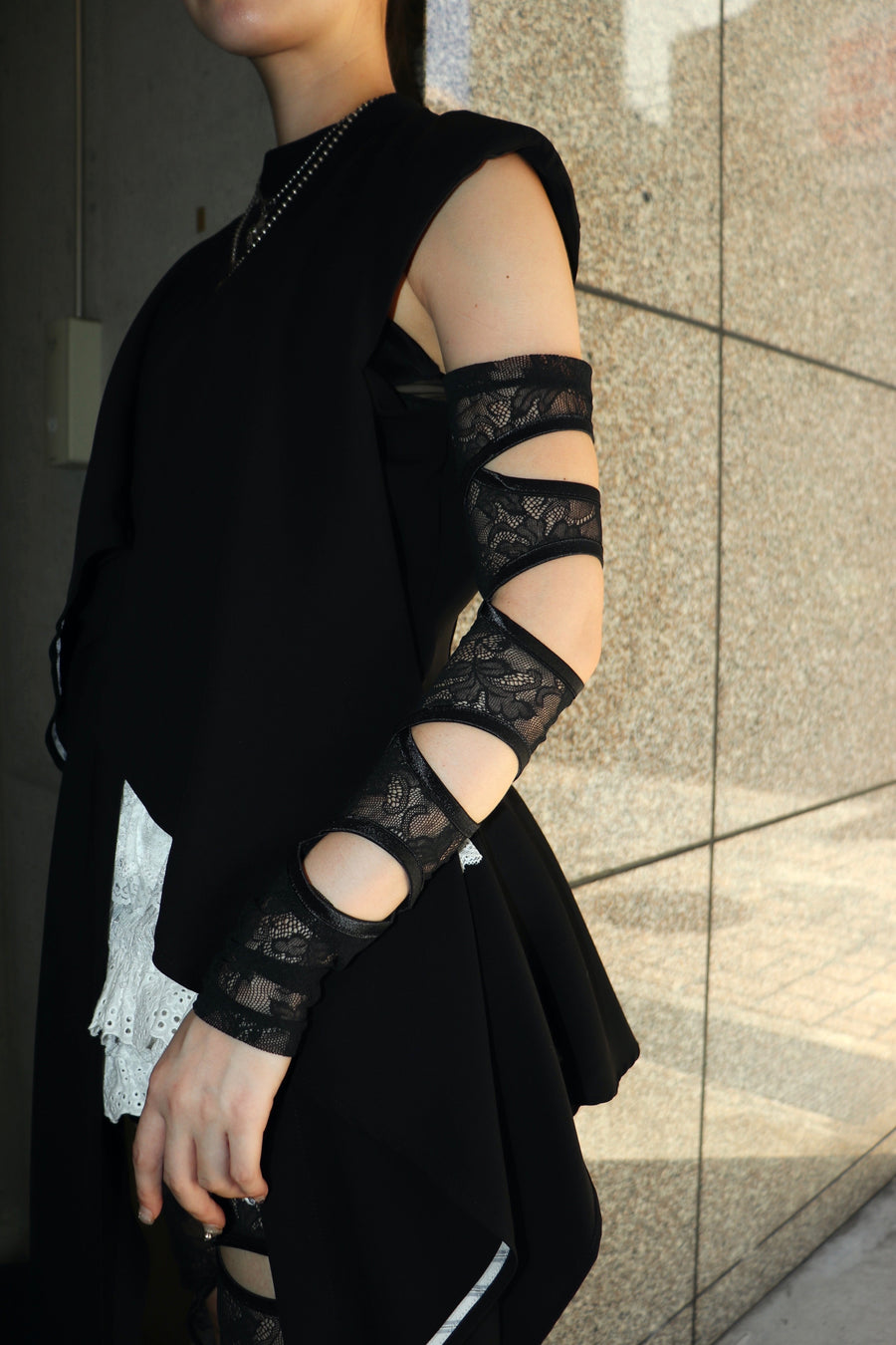 AKIKOAOKI  cyber lace arm