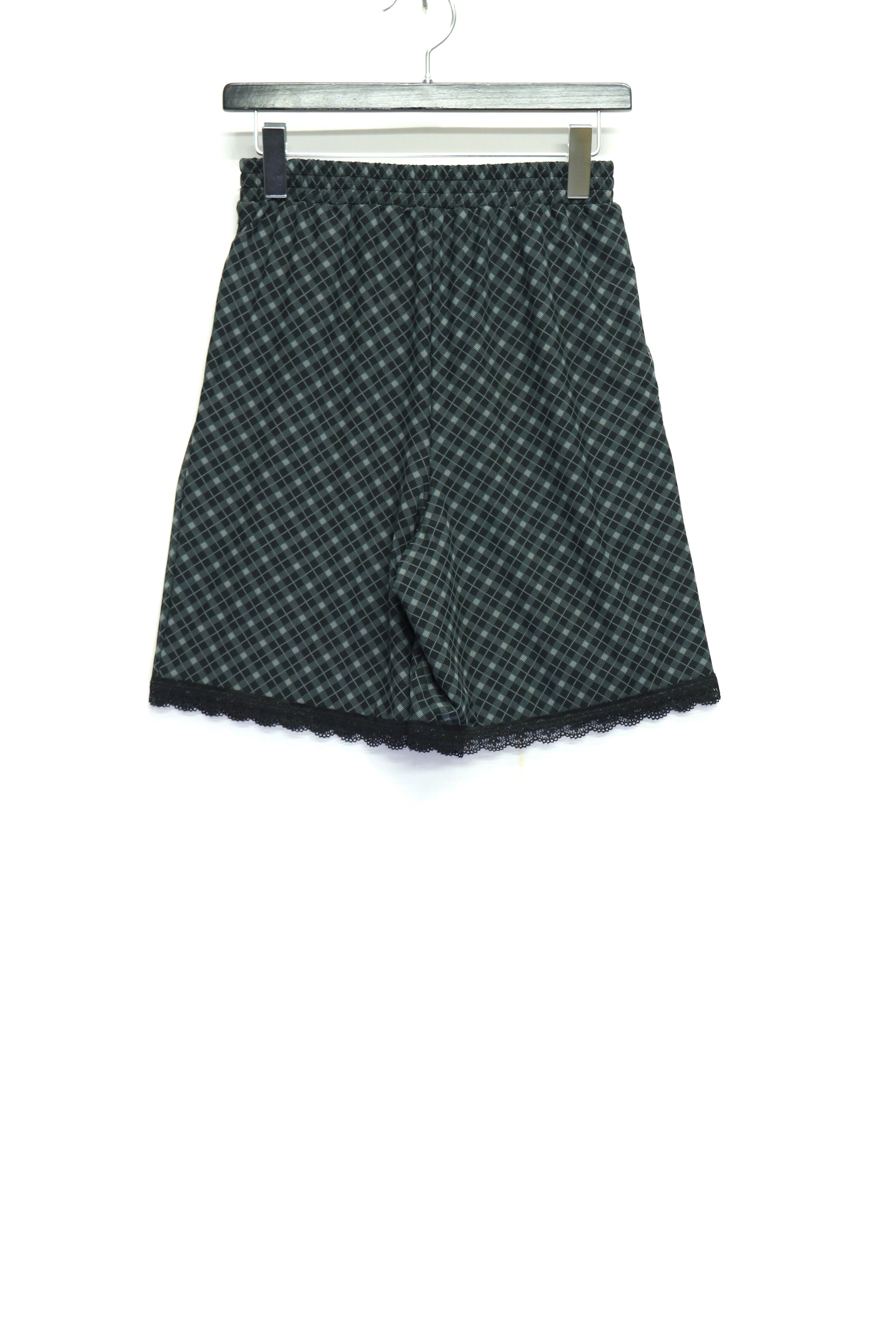 PERVERZE(パーバーズ)のLace-trim Loose Slip Shorts BLACKの通販