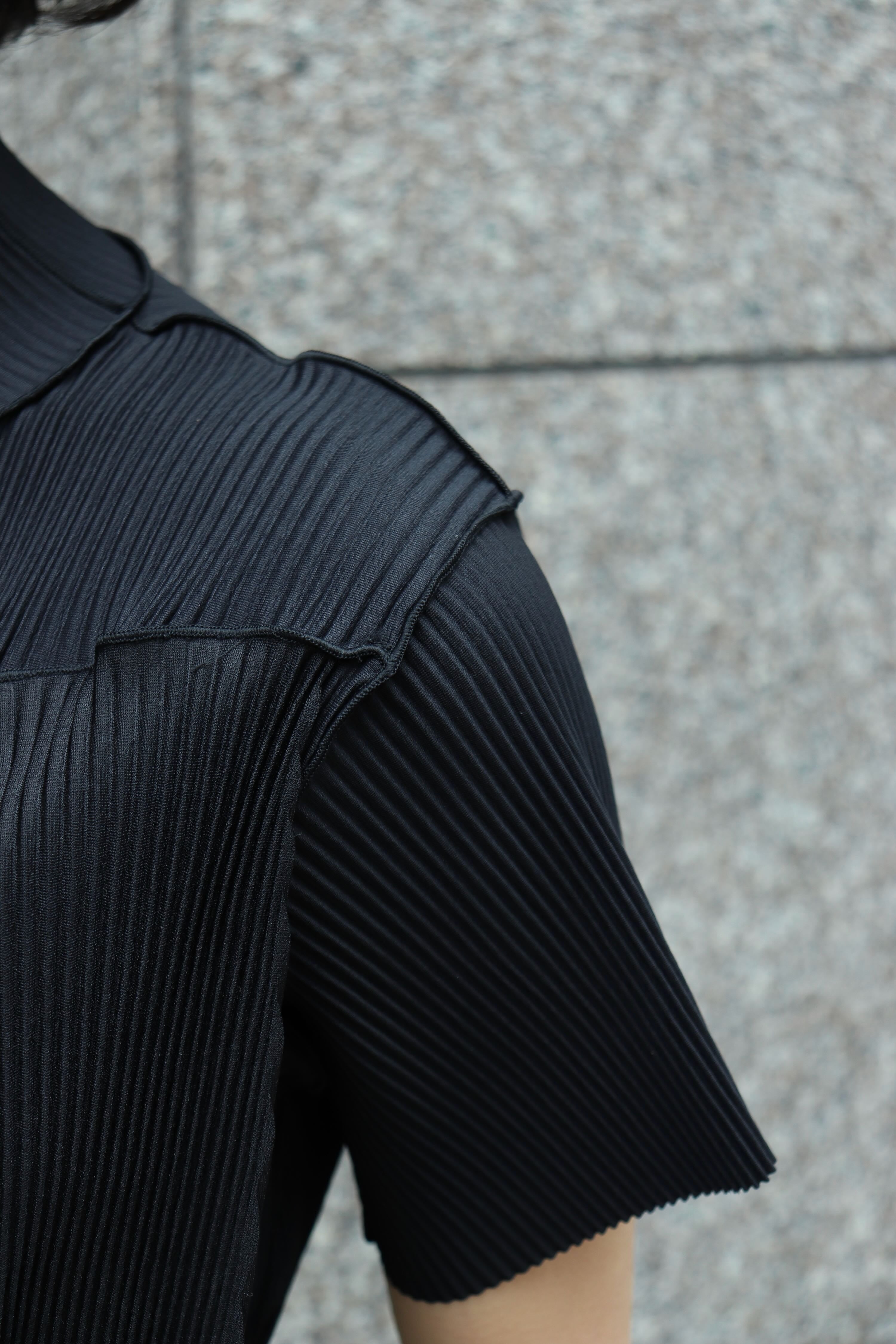 kotohayokozawa(コトハヨコザワ)のSPIRAL WAVE SHORT SLEEVE TOP *HIGH