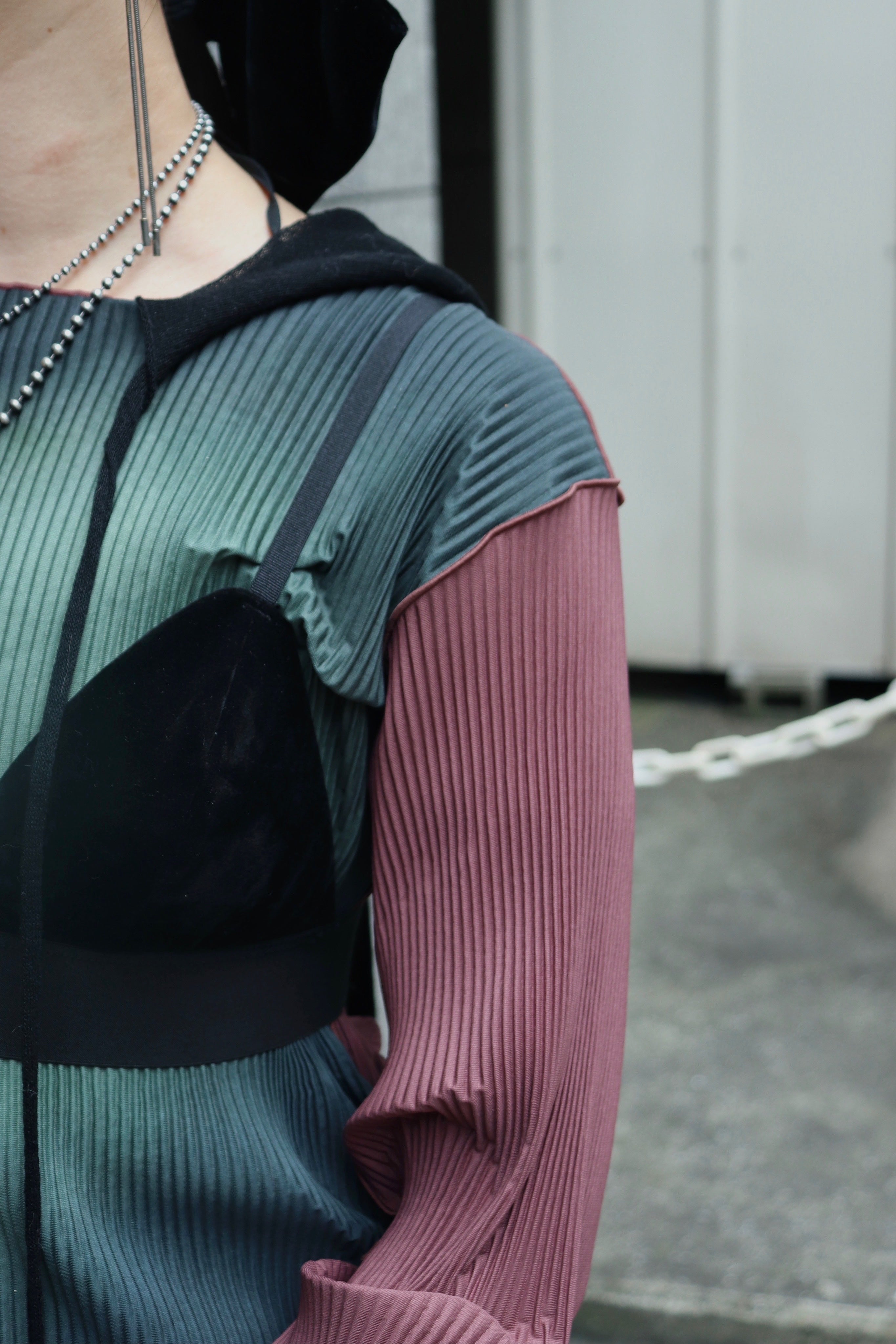 kotohayokozawa(コトハヨコザワ)のGRAPHIC WAVE DRESS DK REDの通販