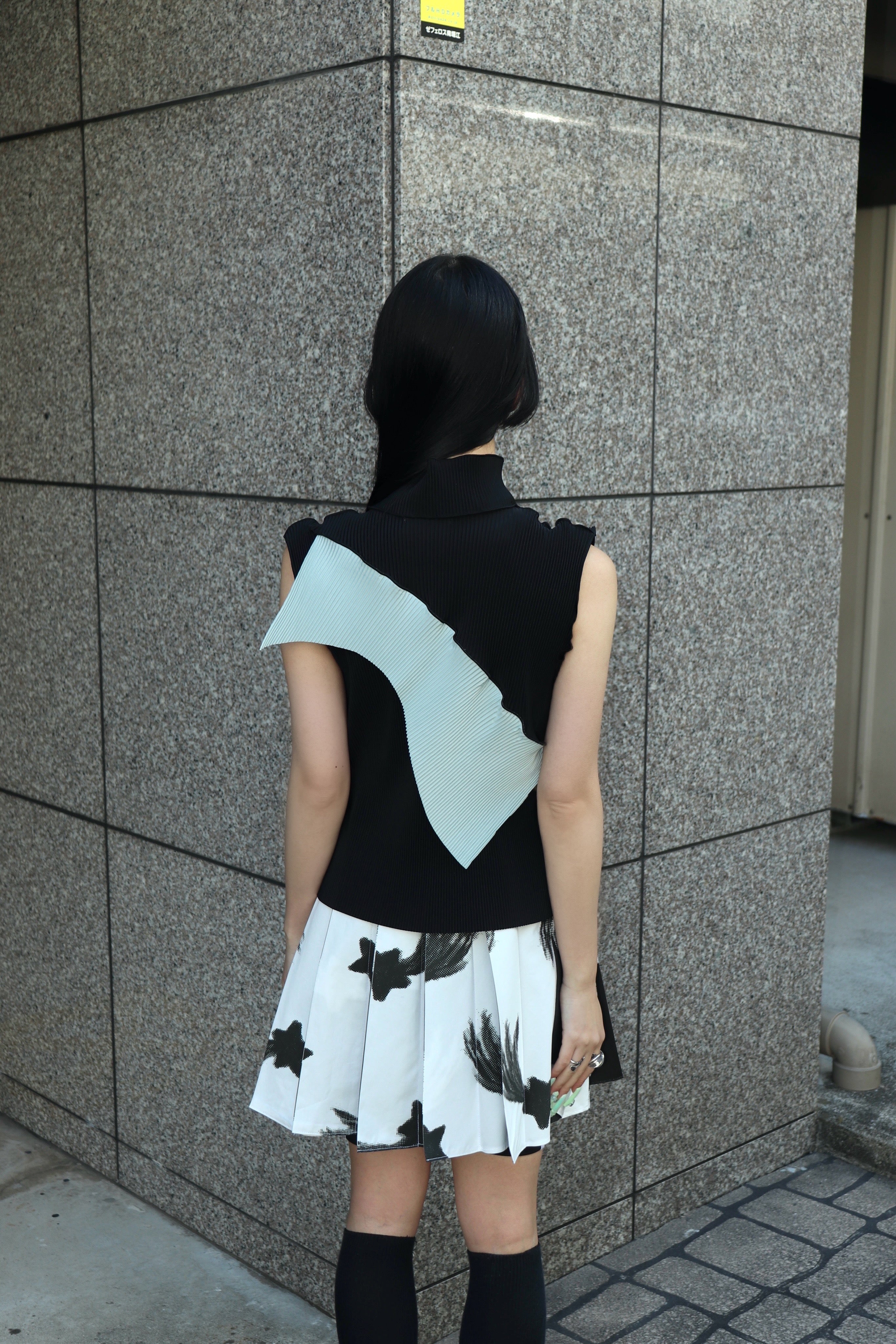 kotohayokozawa(コトハヨコザワ)のTODO WAVE TOP SLEEVELESS HIGHNECK
