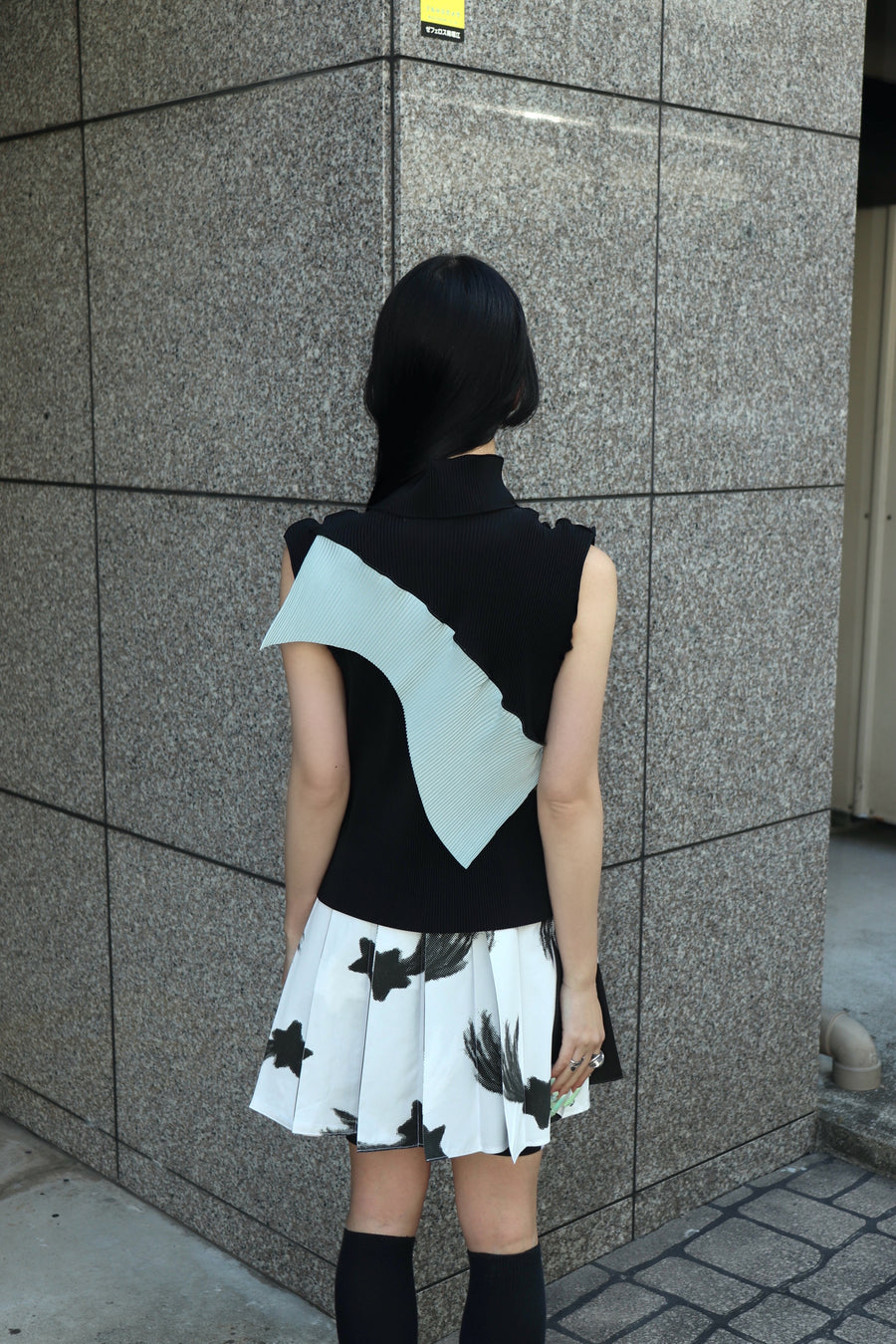 kotohayokozawa(コトハヨコザワ)のTODO WAVE TOP SLEEVELESS HIGHNECK