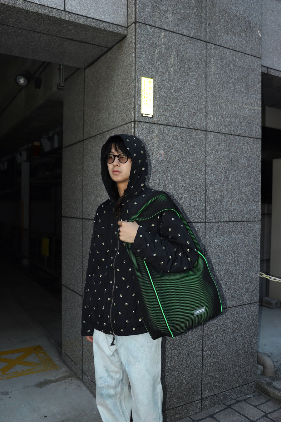 LASTFRAME  KASANE REVERSIBLE TASUKI TOTE LARGE(BLACK × NEON GREEN)