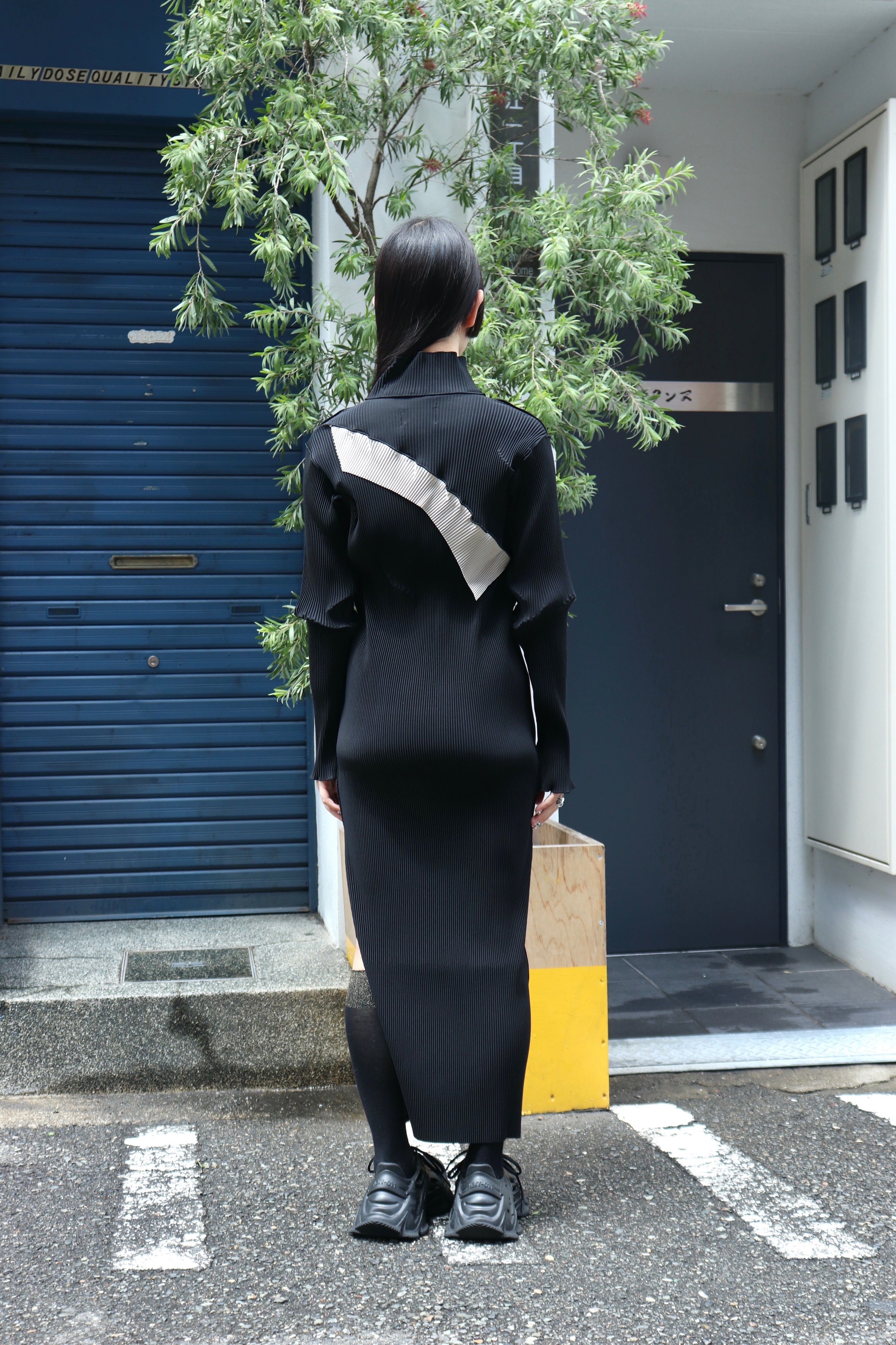 kotohayokozawa(コトハヨコザワ)のTODO WAVE LONG-SLEEVE DRESS HIGH