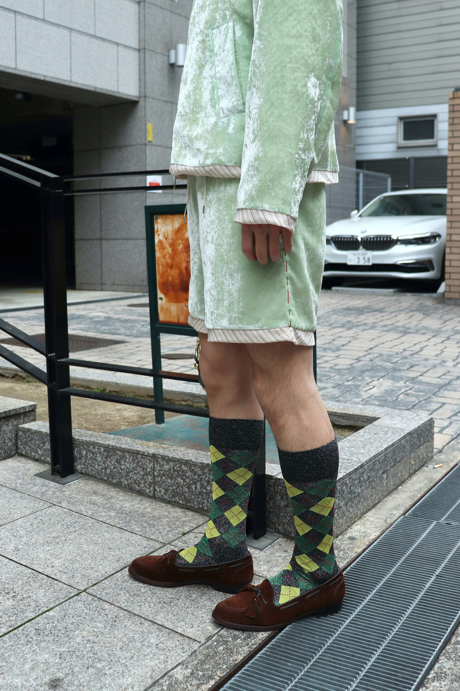 MASU(エムエーエスユー)のUNEVEN VELVET SHORTS MELONの通販｜PALETTE