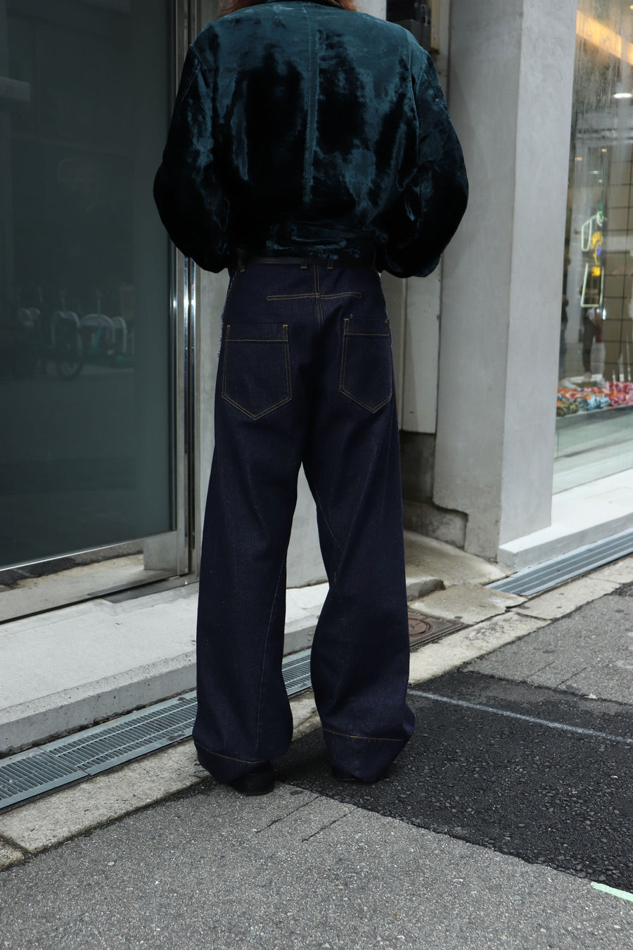 YUKI HASHIMOTO  RAW EDGE TWISTED JEANS