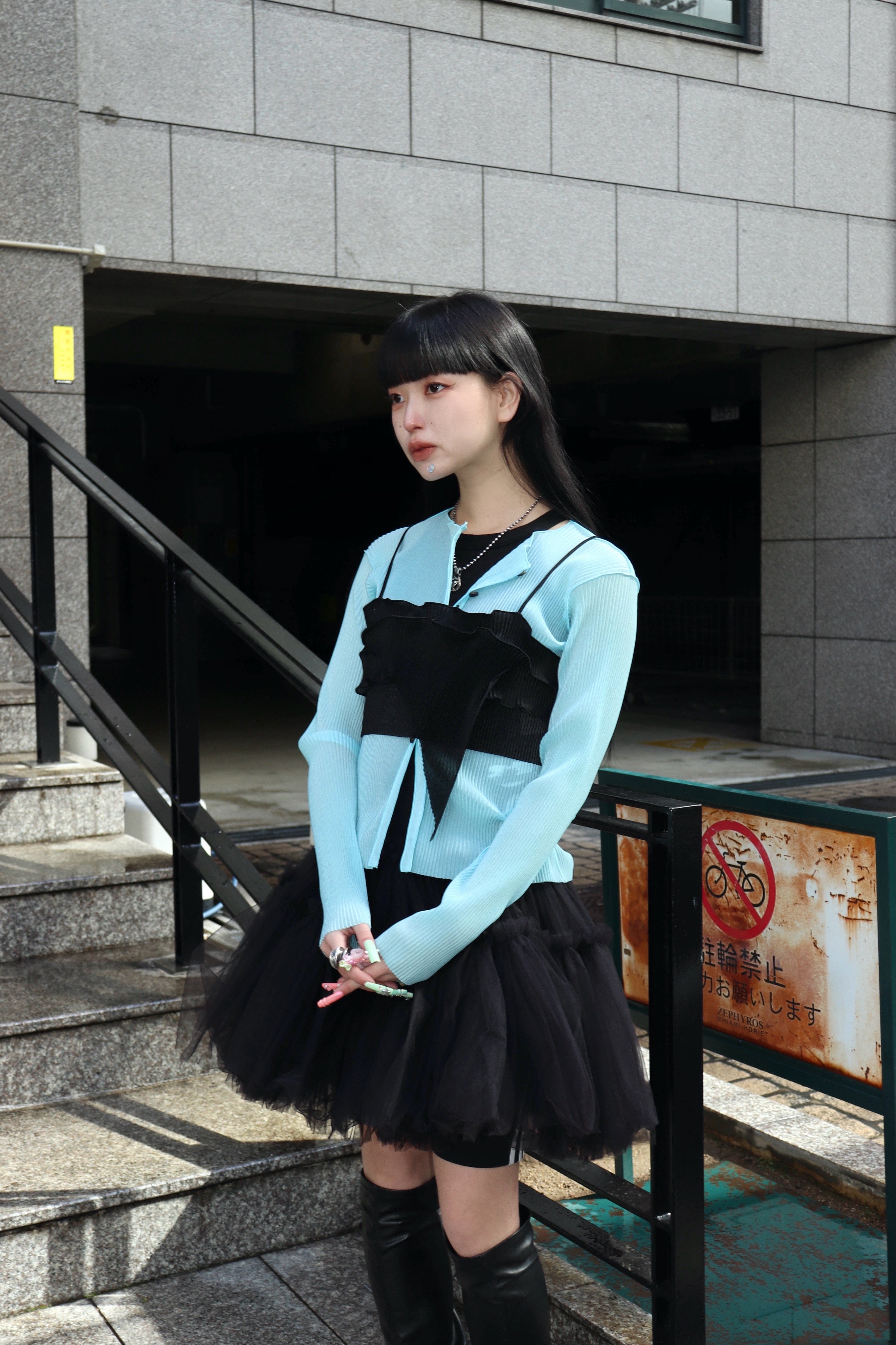 kotohayokozawa(コトハヨコザワ)のRIPPLE SHEER CAMISOLE BLACKの通販