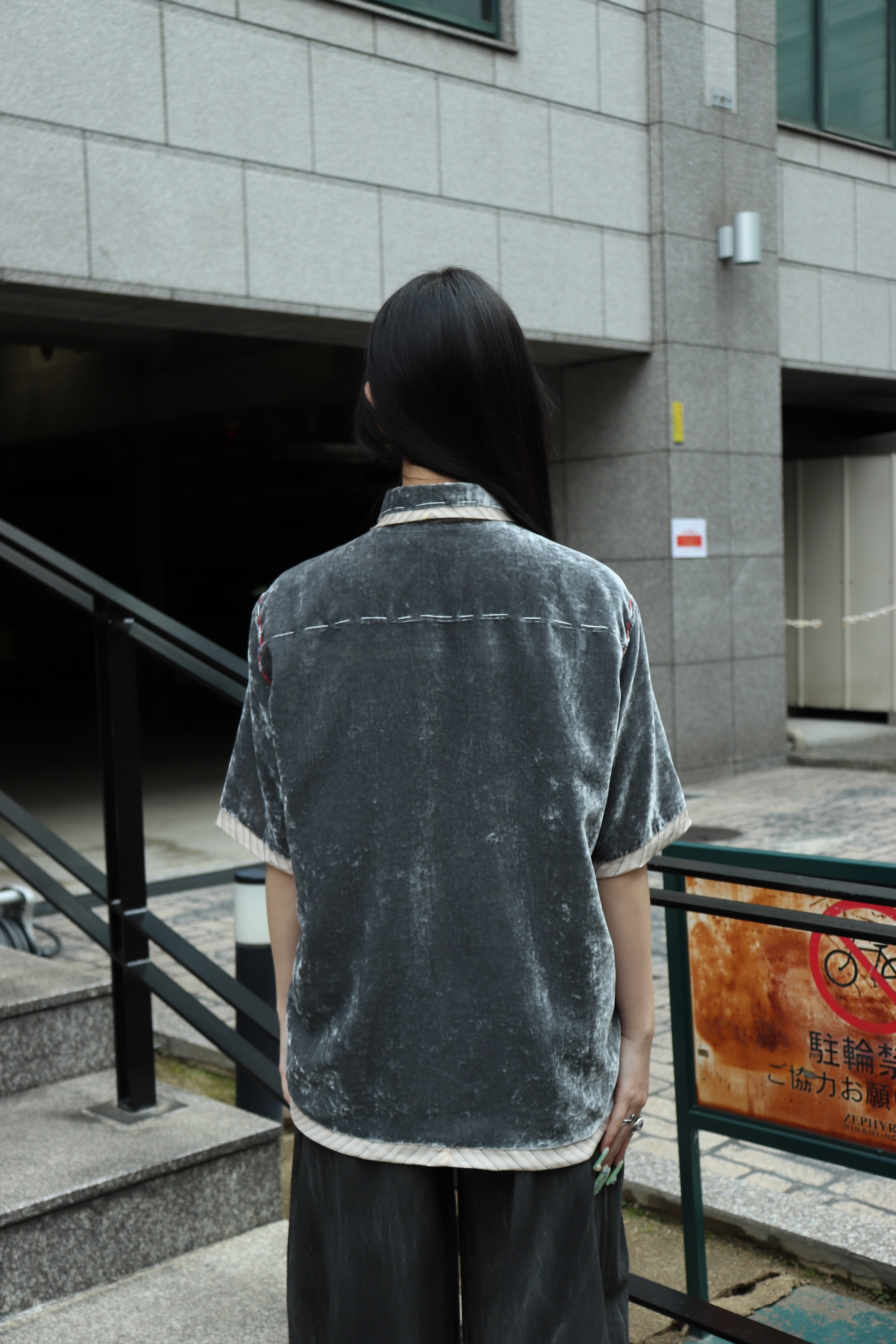 MASU(エムエーエスユー)の2026ss UNEVEN VELVET HALF SLEEVE SHIRT