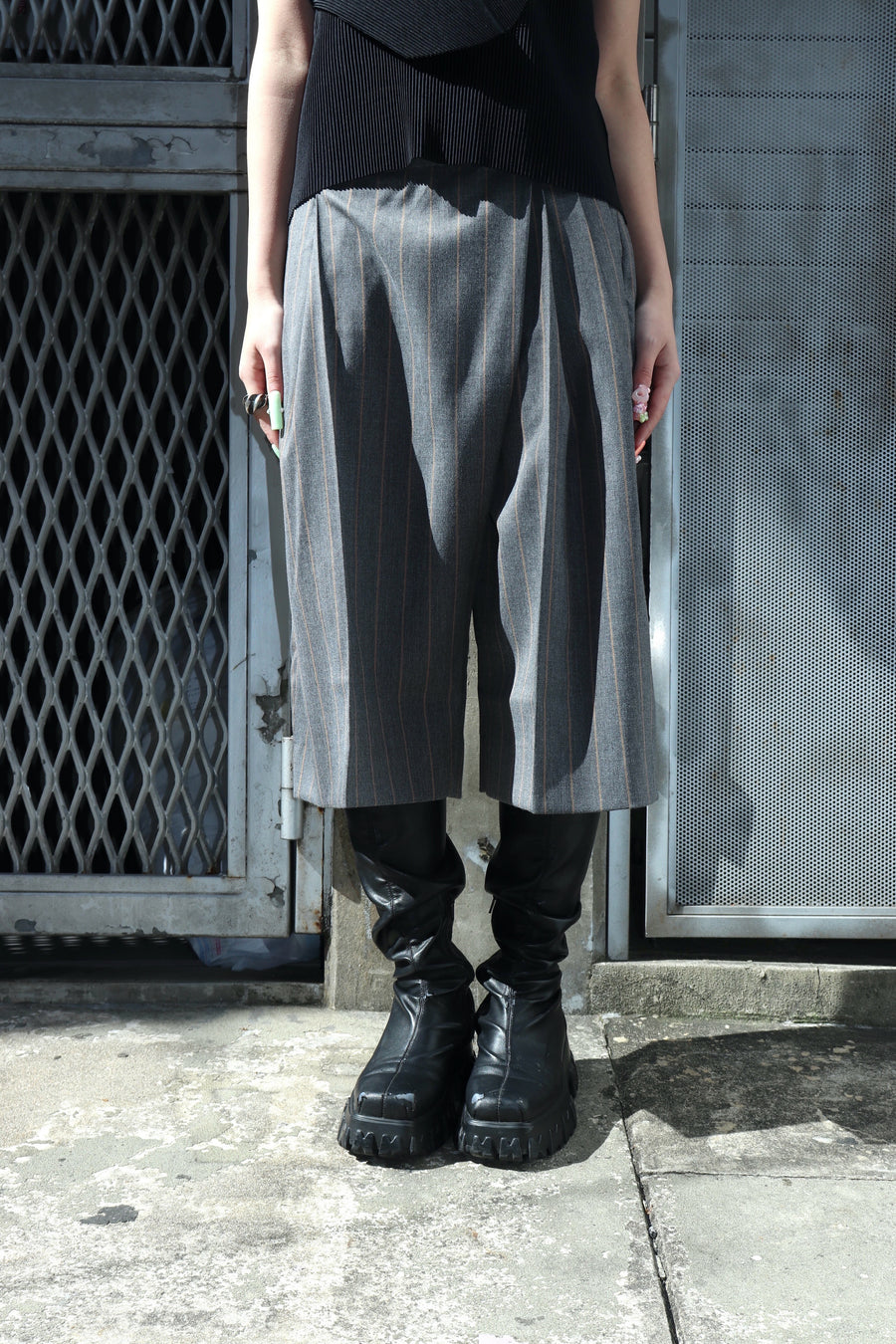 GANNI(ガニー)のWool stripe wrap shorts Pewter Melangeの通販