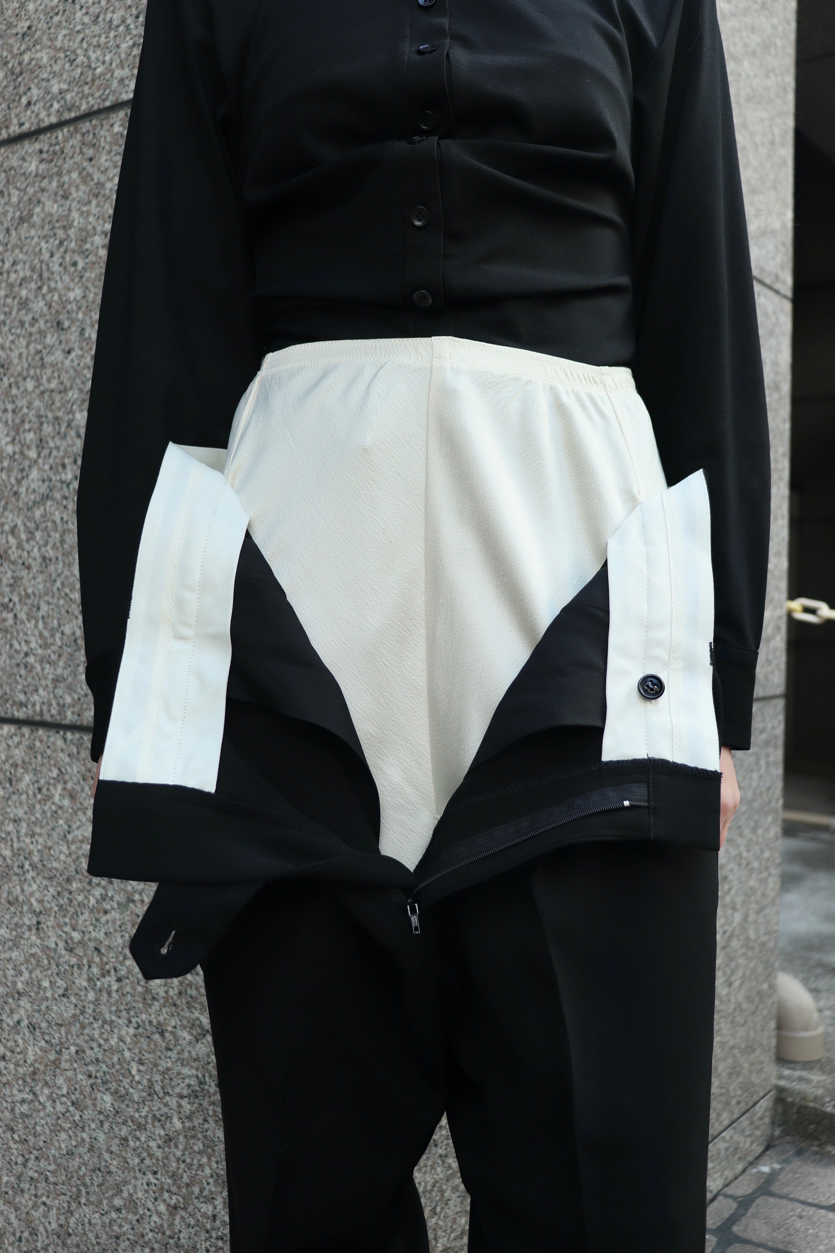 AKIKOAOKI(アキコアオキ)のundressed trousers 02の通販｜PALETTE art