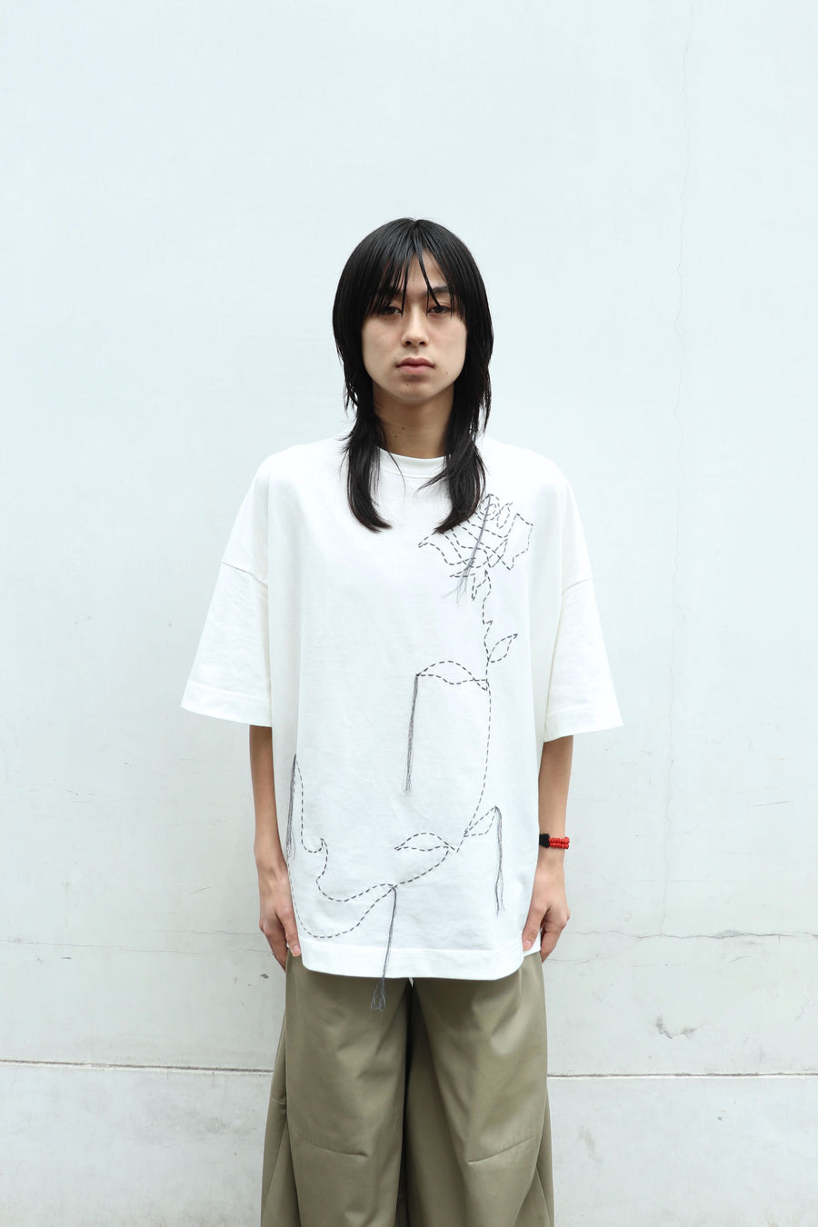 メガシンカクッション ジャンプ SHINYAKOZUKA(シンヤコヅカ)のthe mooned flower is stitched on your