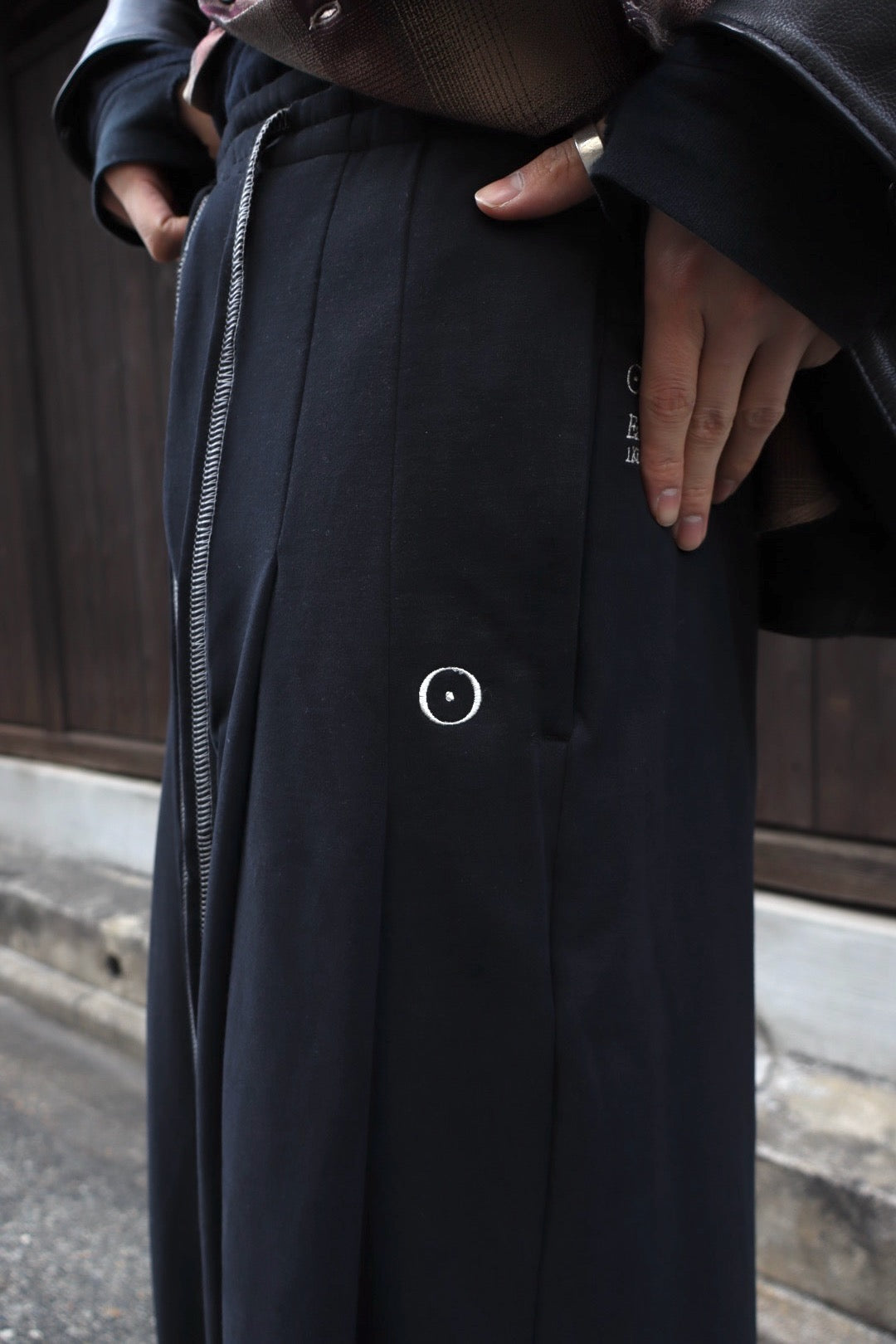 SHINYAKOZUKA(シンヤコヅカ)のORDINARY HOME BAGGY issue#8 BLACKの