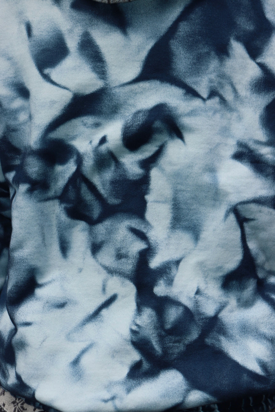 SHINYAKOZUKA  OVERDYED CREW NECK(WHITE NAVY)