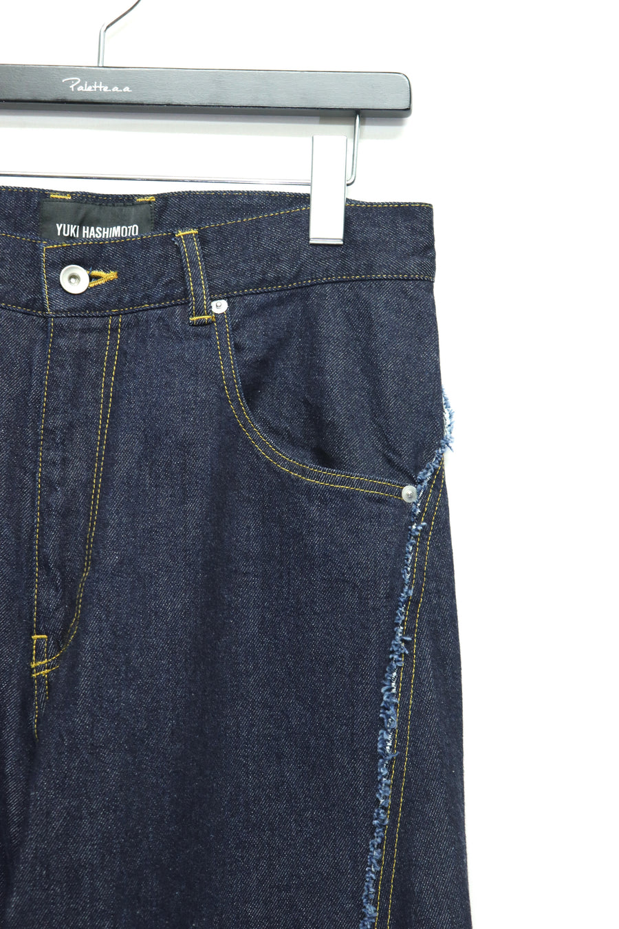 YUKI HASHIMOTO  RAW EDGE TWISTED JEANS