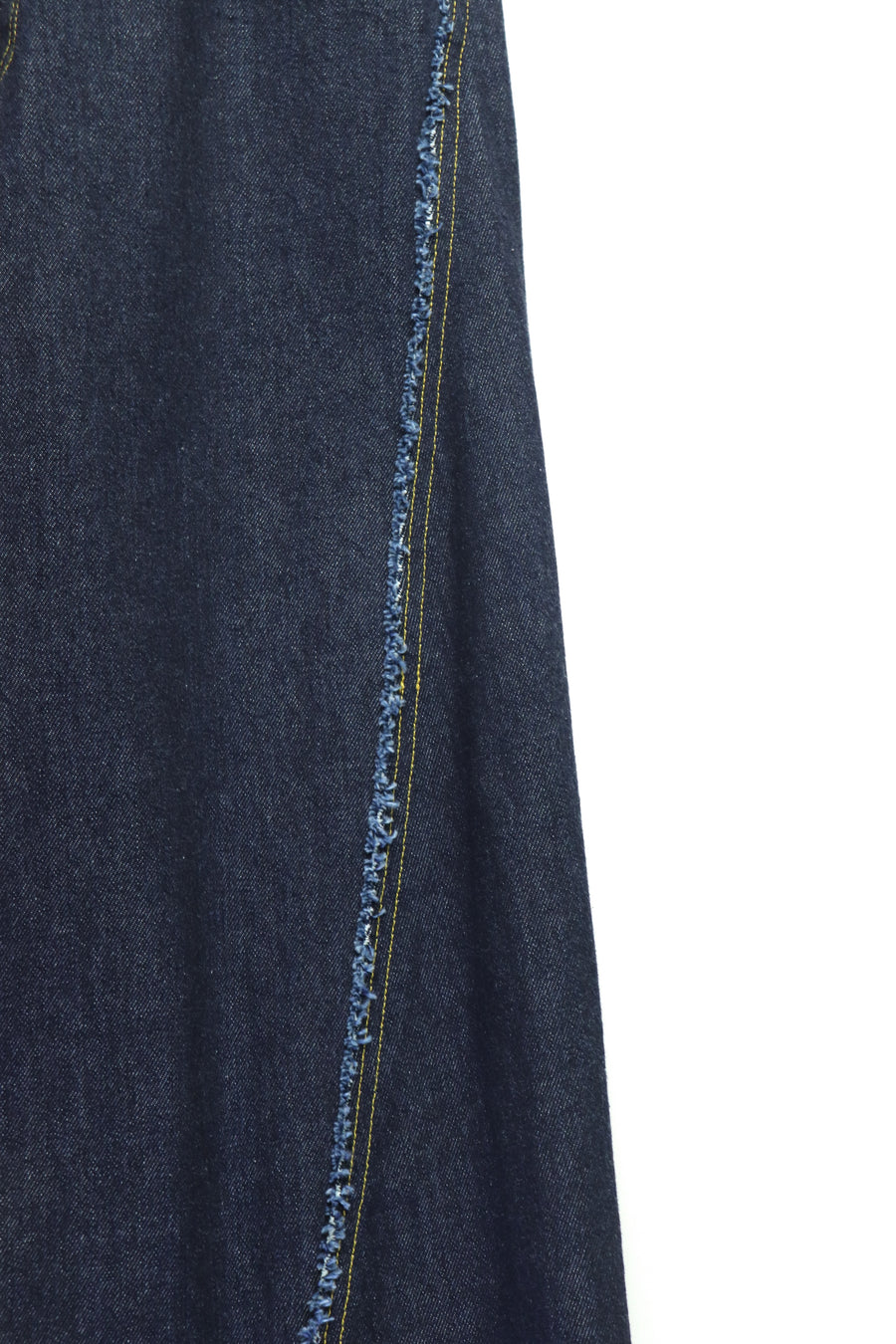 YUKI HASHIMOTO  RAW EDGE TWISTED JEANS